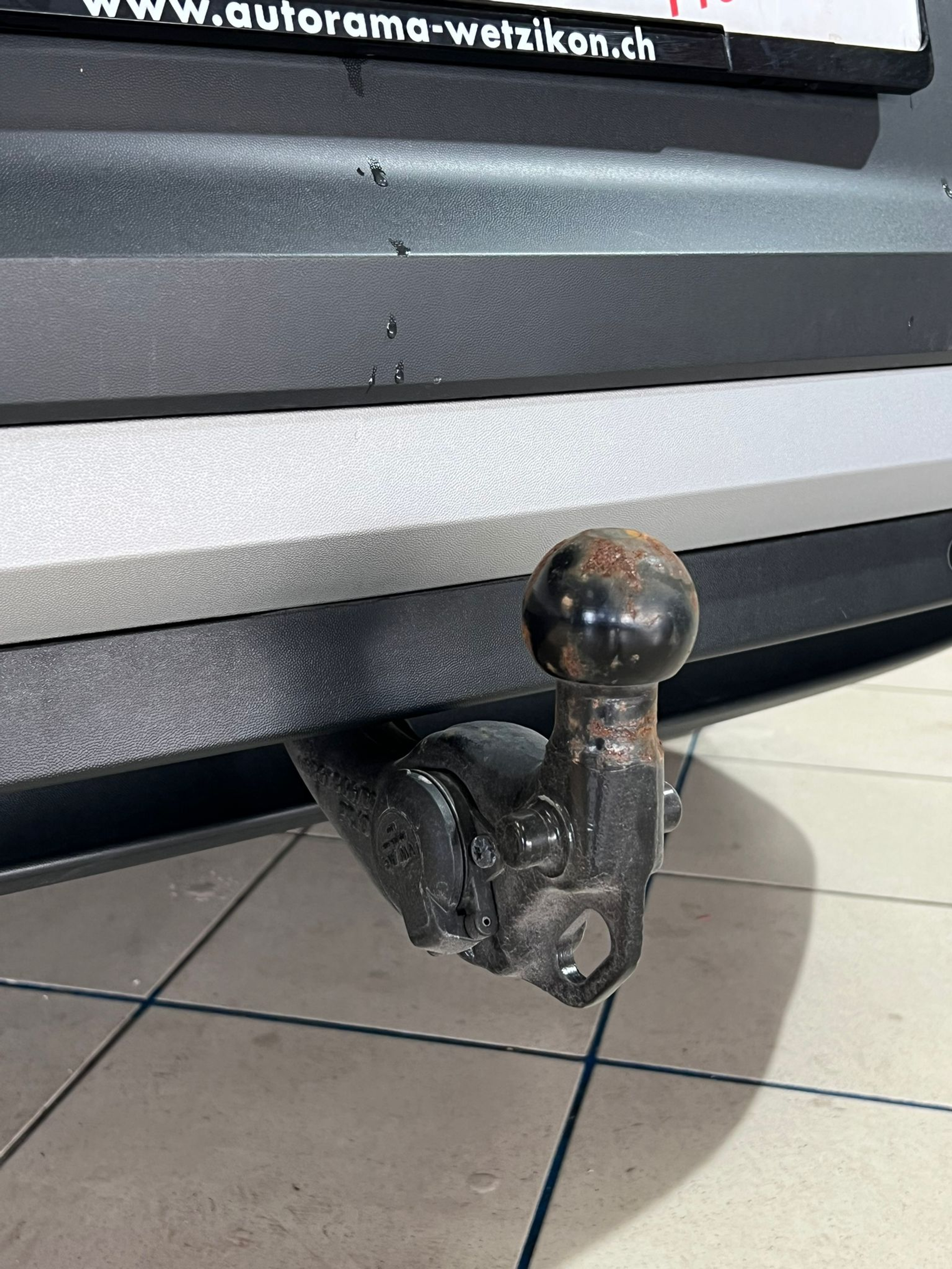 listing desktop thumbnail image 4