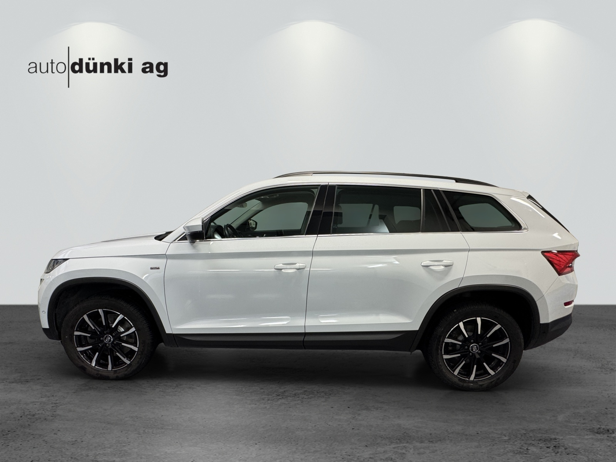 listing desktop thumbnail image 1