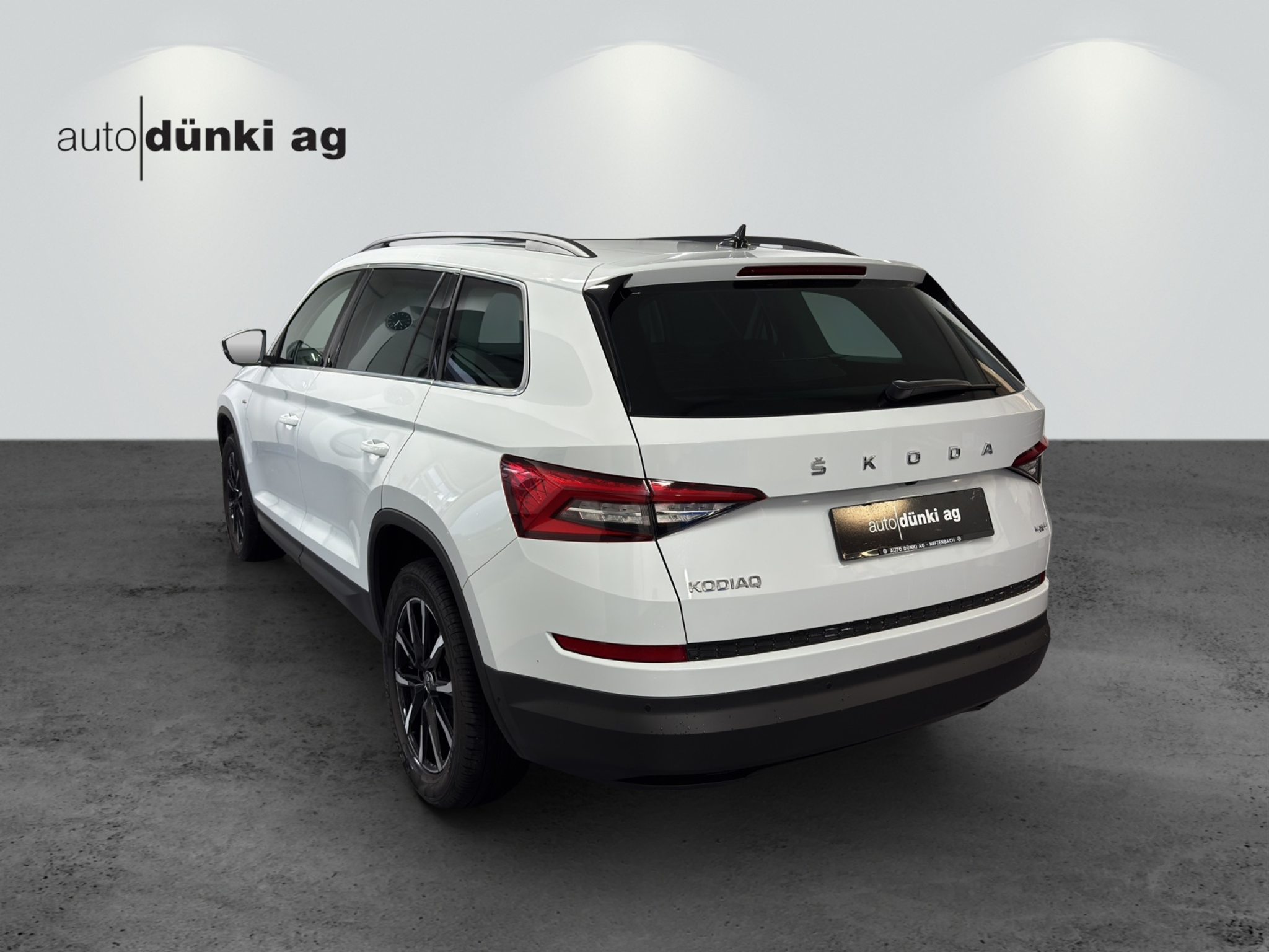 listing desktop thumbnail image 2