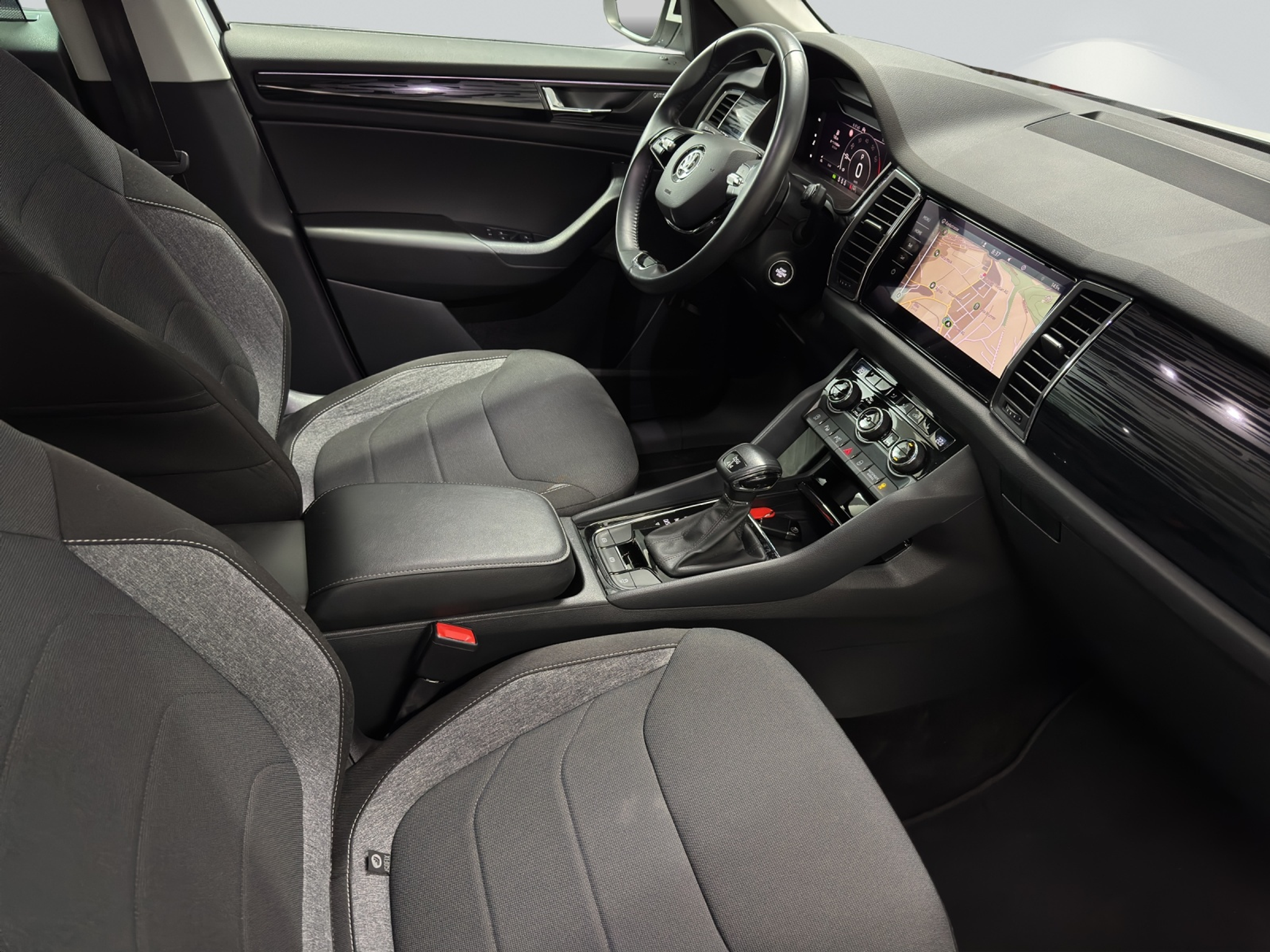 listing desktop thumbnail image 7