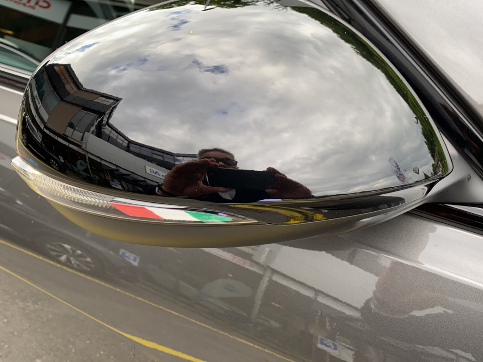 listing desktop thumbnail image 24