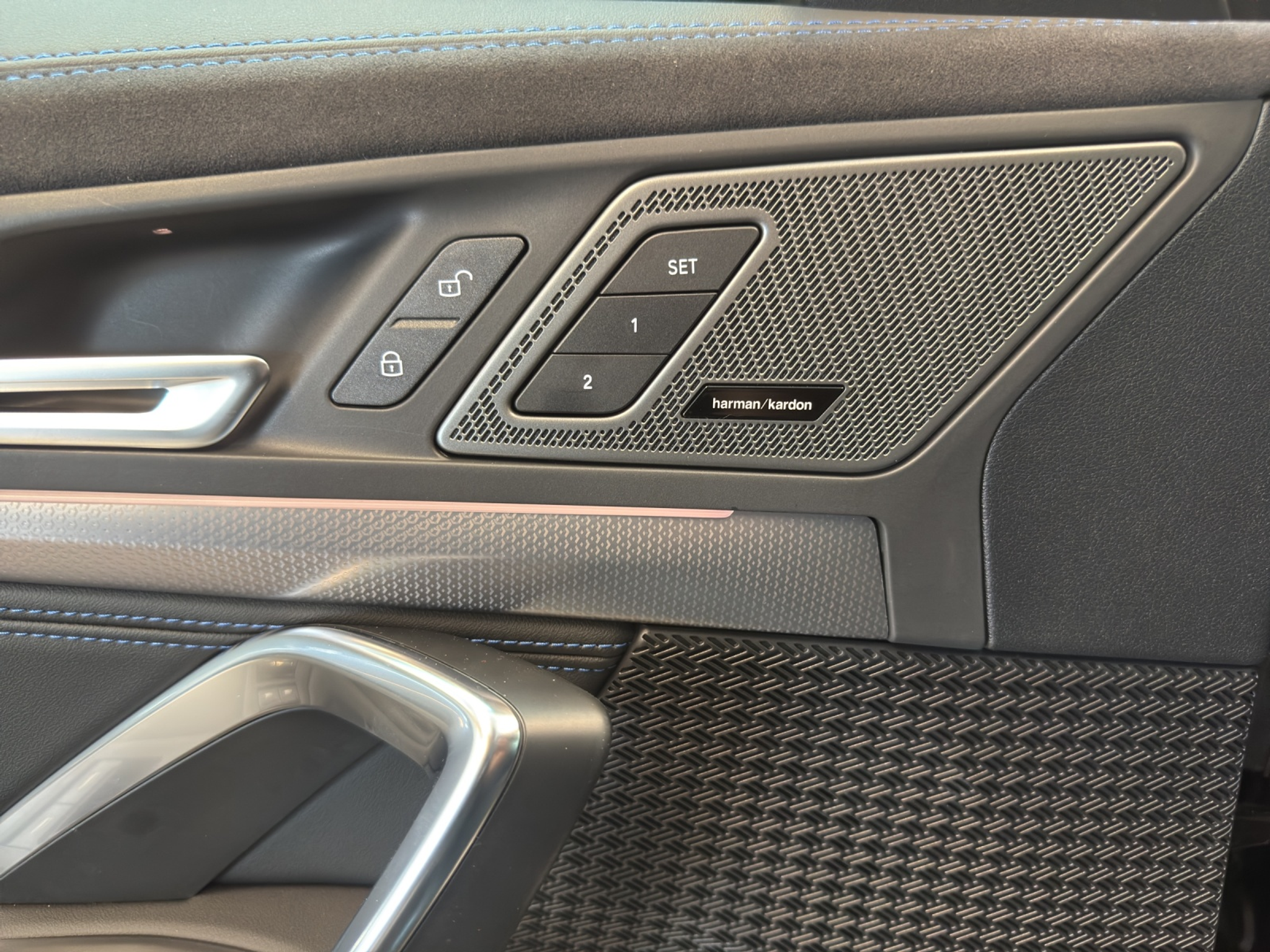 listing desktop thumbnail image 15