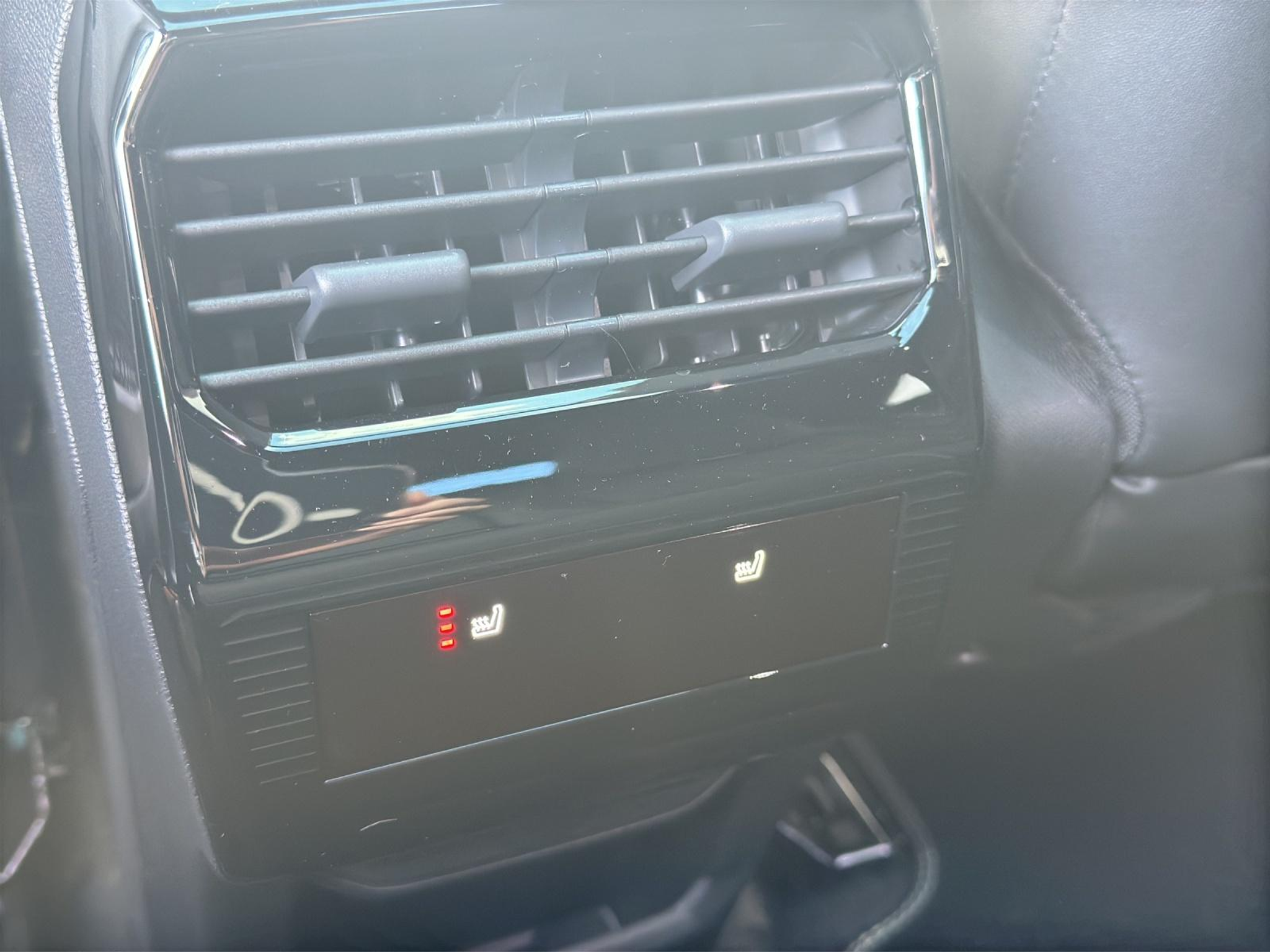 listing desktop thumbnail image 16