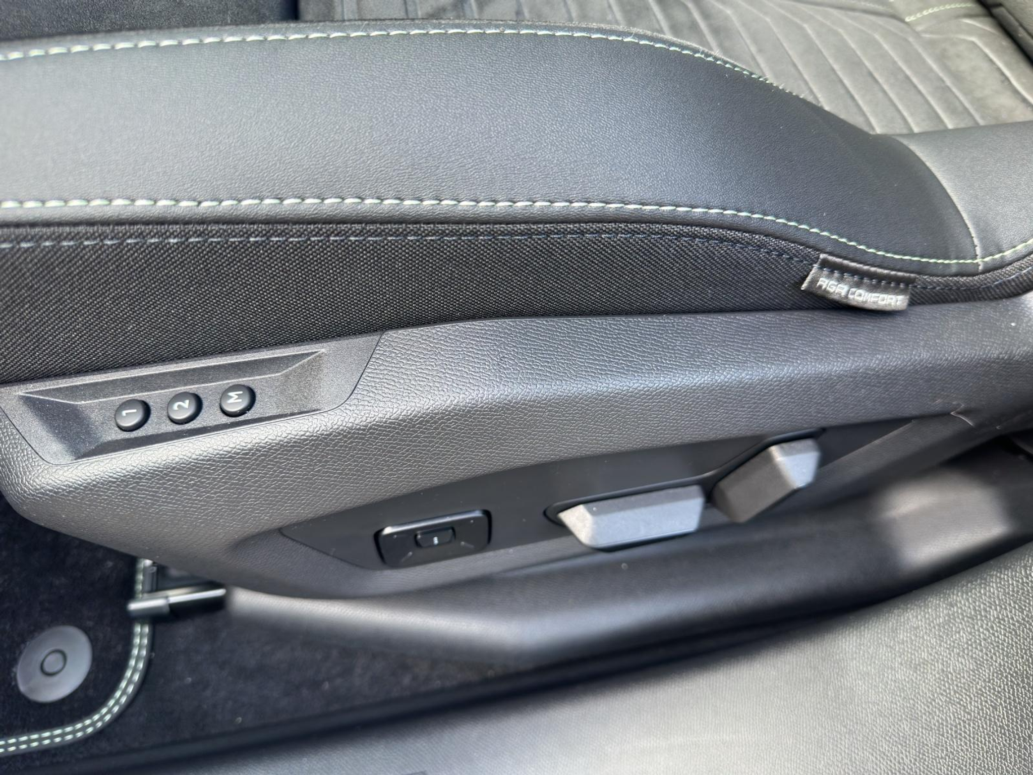 listing desktop thumbnail image 19