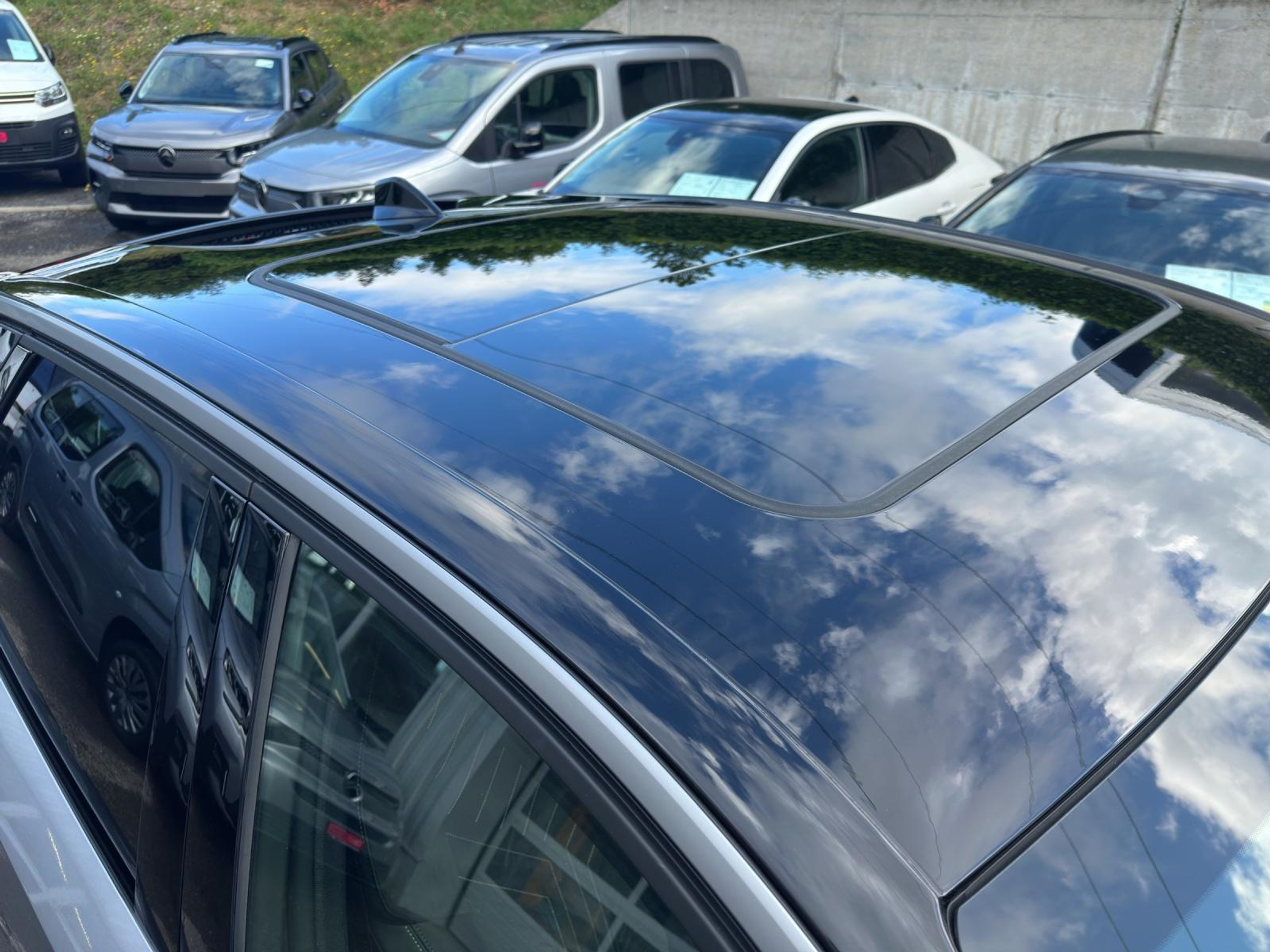 listing desktop thumbnail image 25