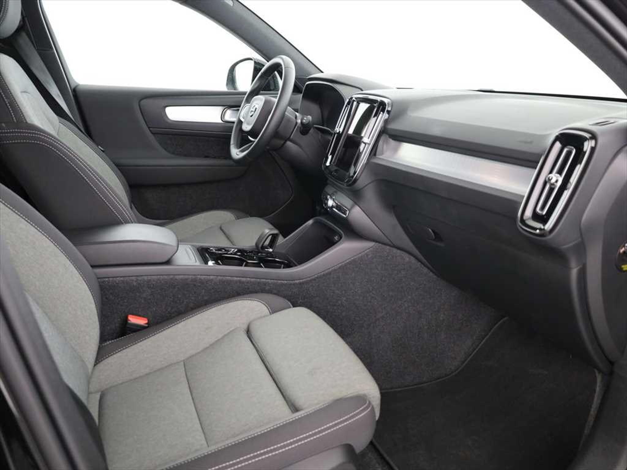 listing desktop thumbnail image 3