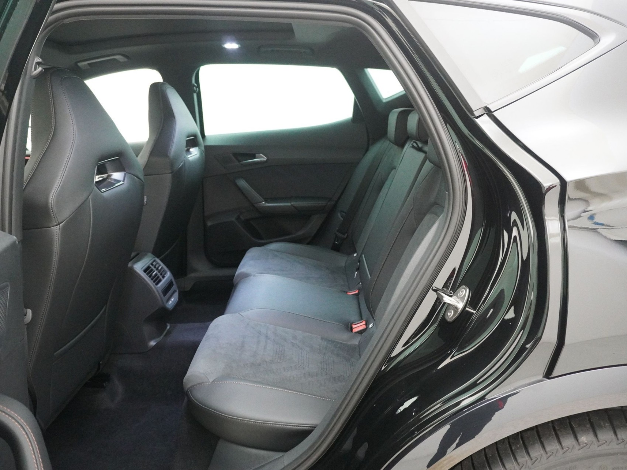 listing desktop thumbnail image 16