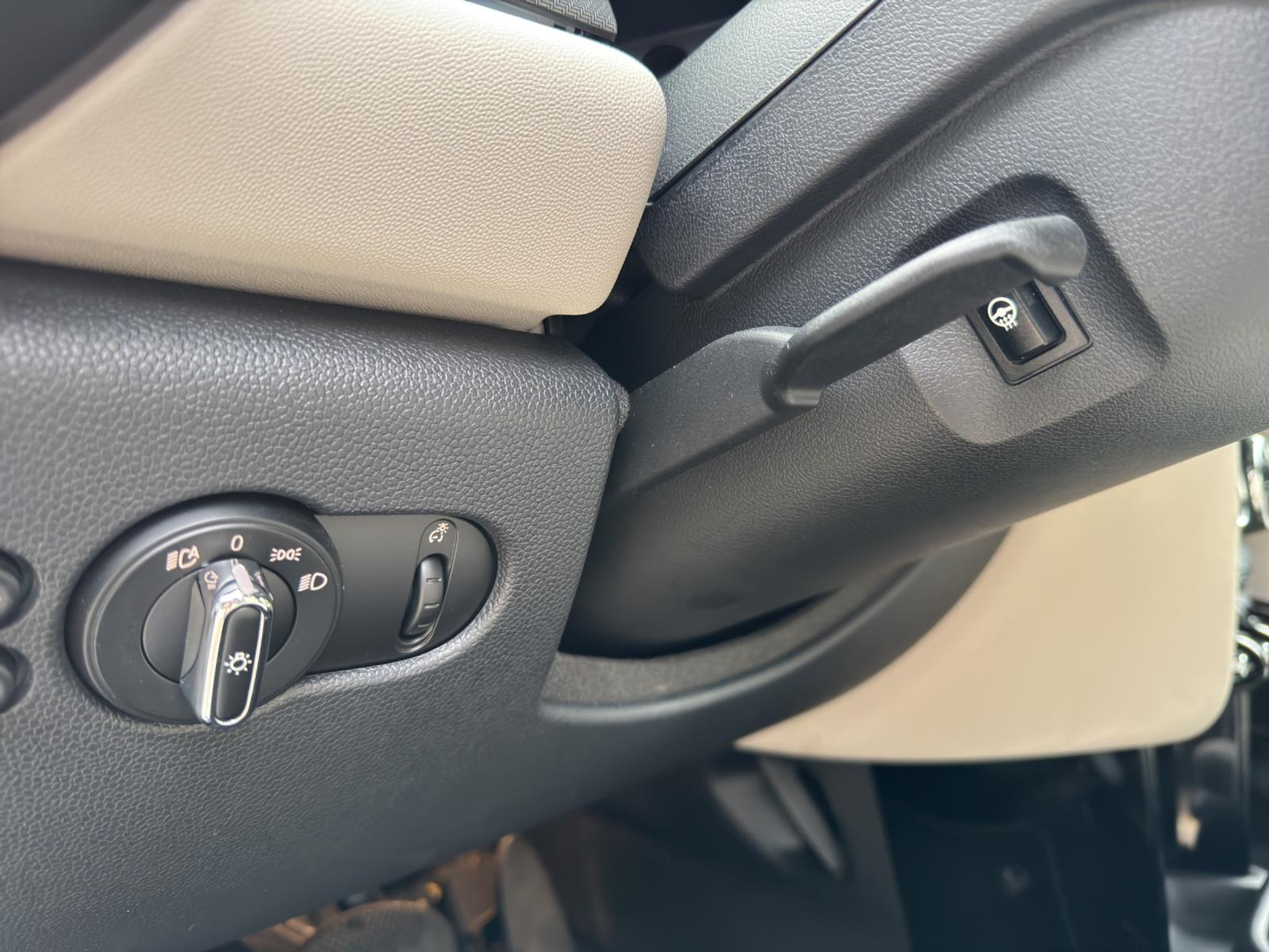 listing desktop thumbnail image 16