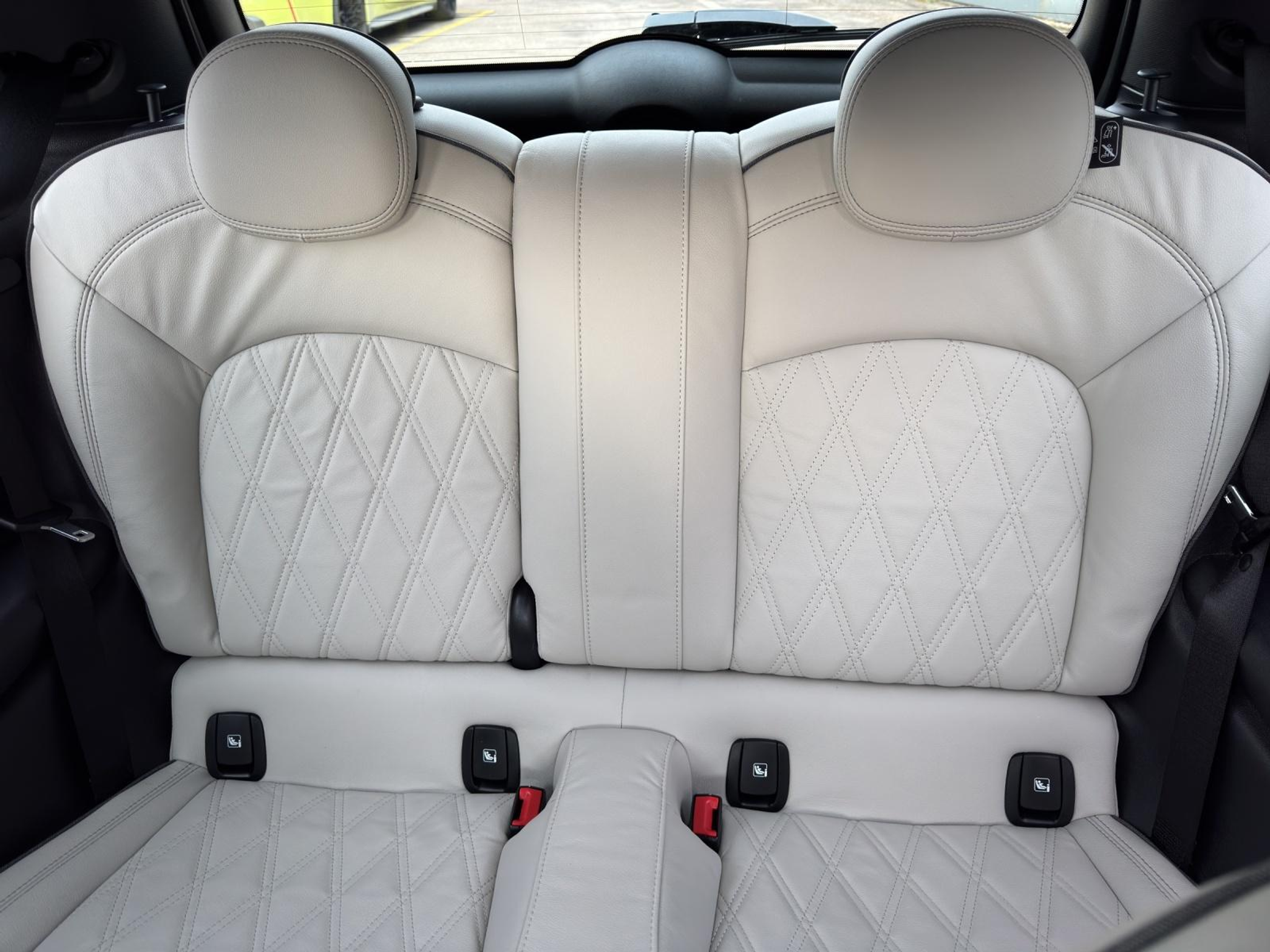 listing desktop thumbnail image 20