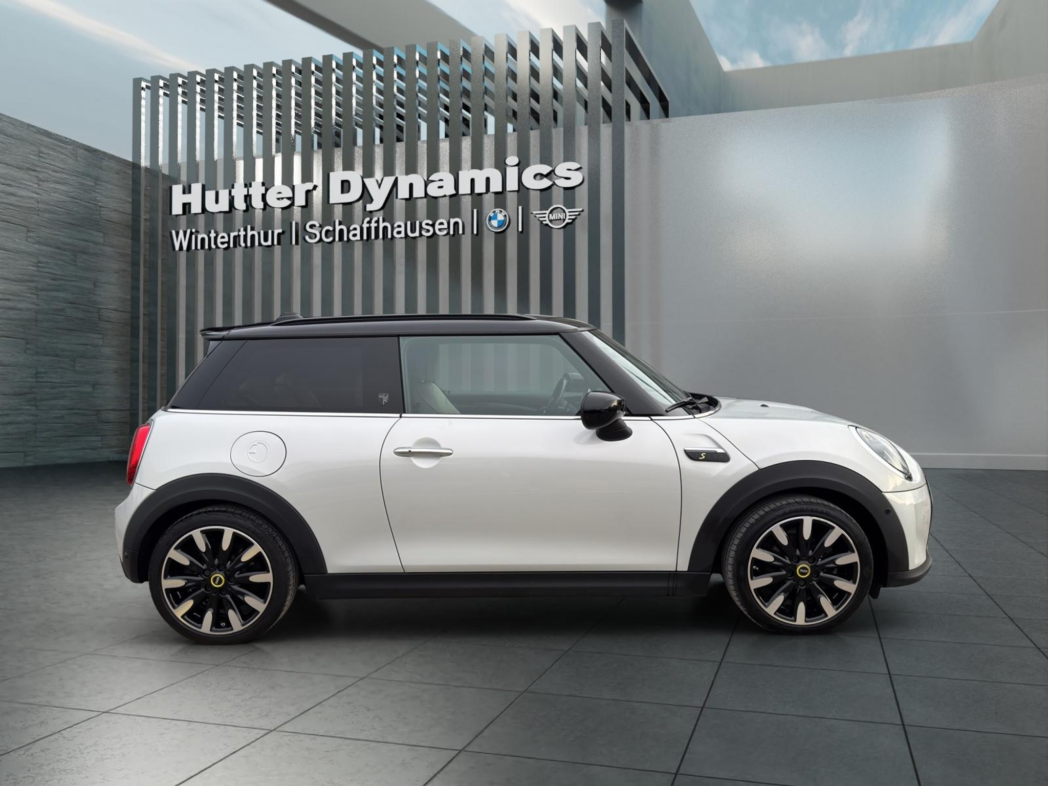 listing desktop thumbnail image 4