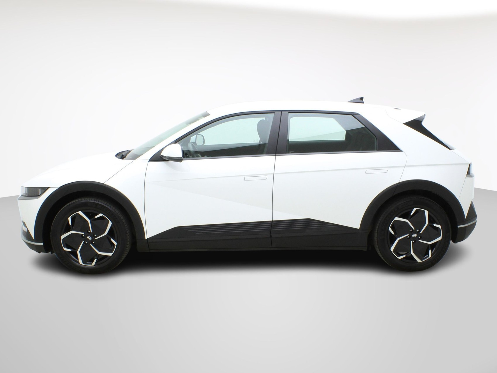 listing desktop thumbnail image 2