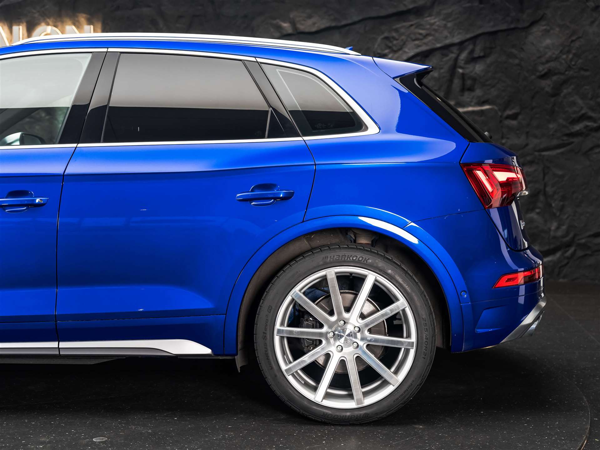 listing desktop thumbnail image 18