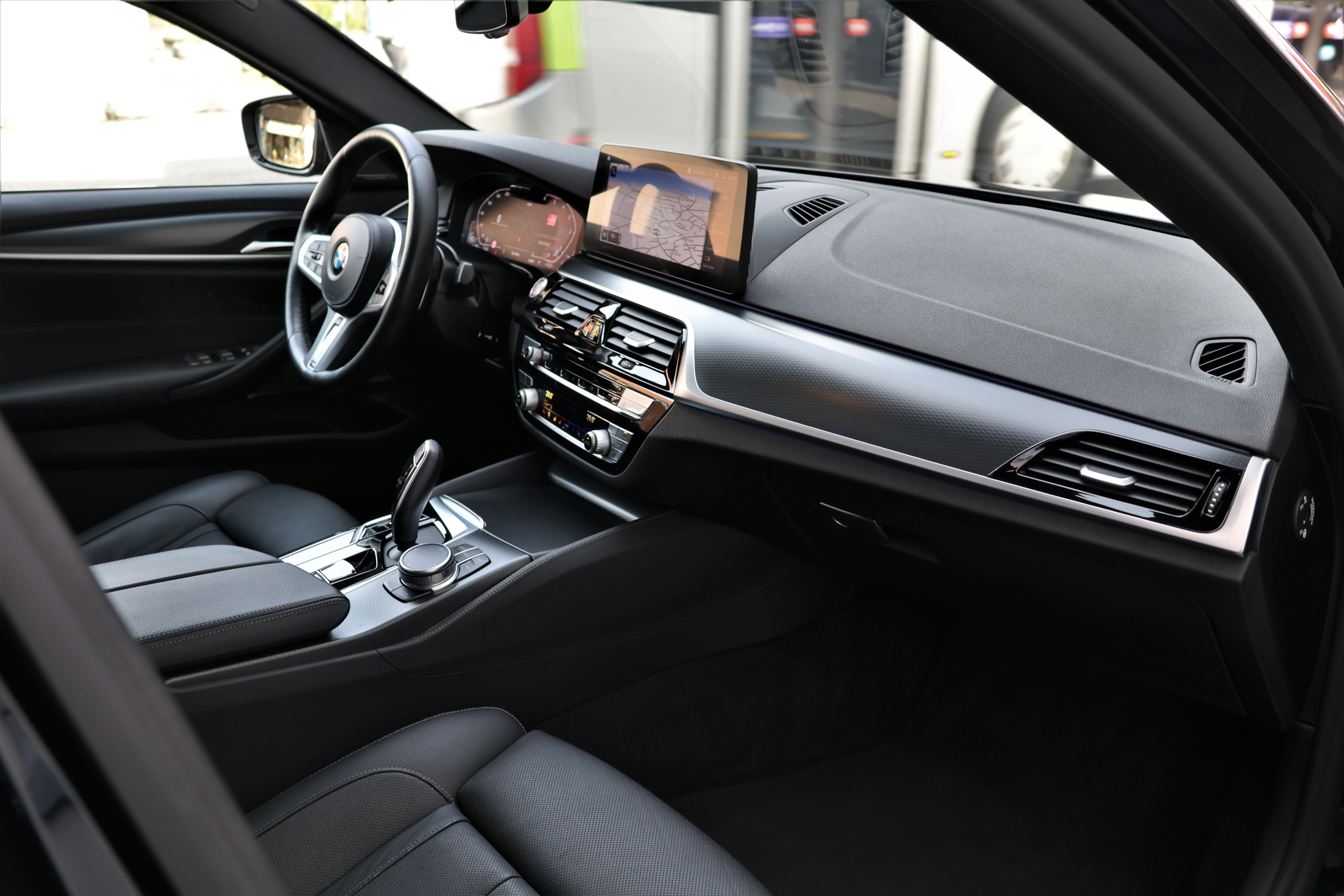 listing desktop thumbnail image 19