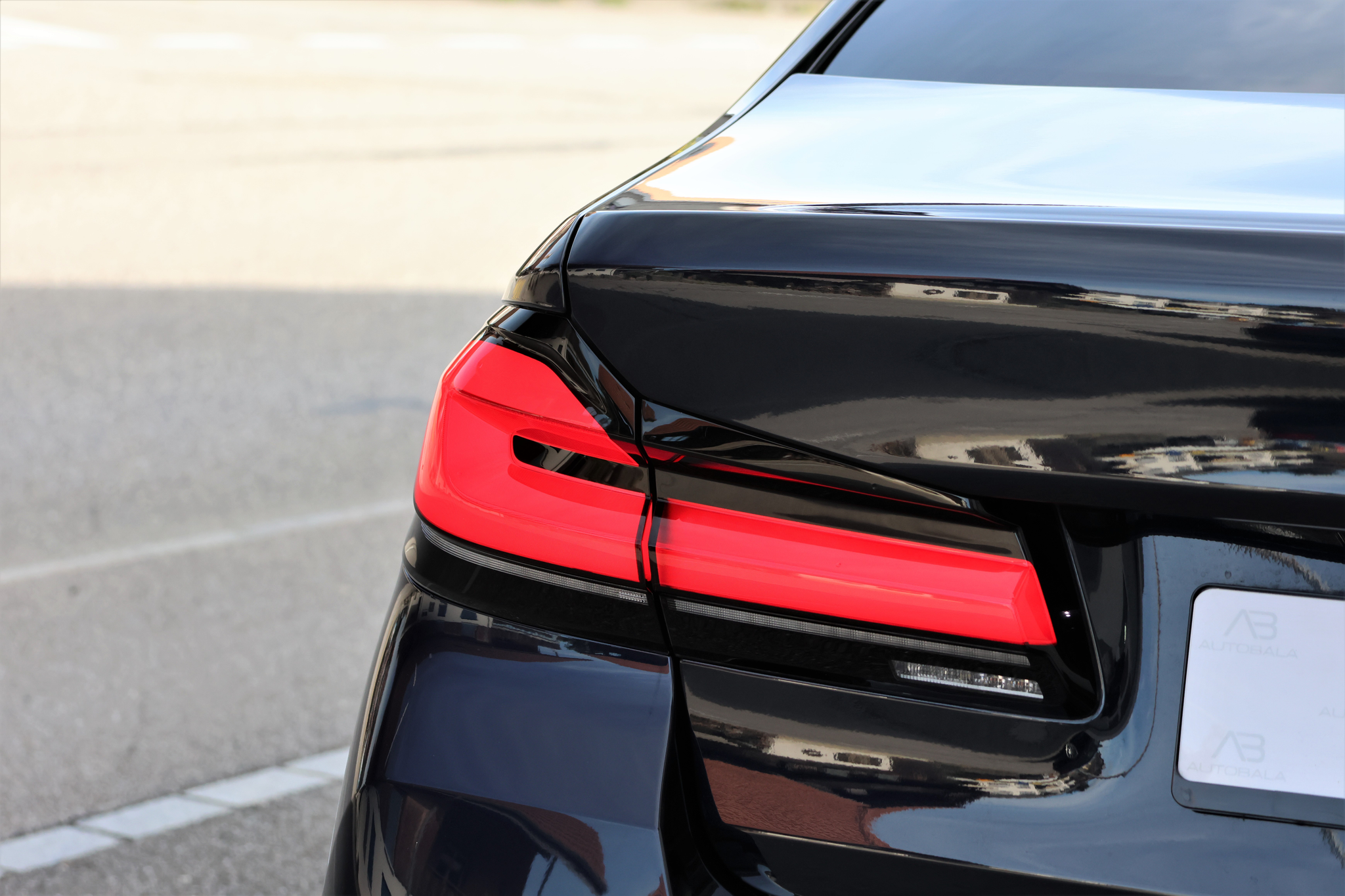 listing desktop thumbnail image 7