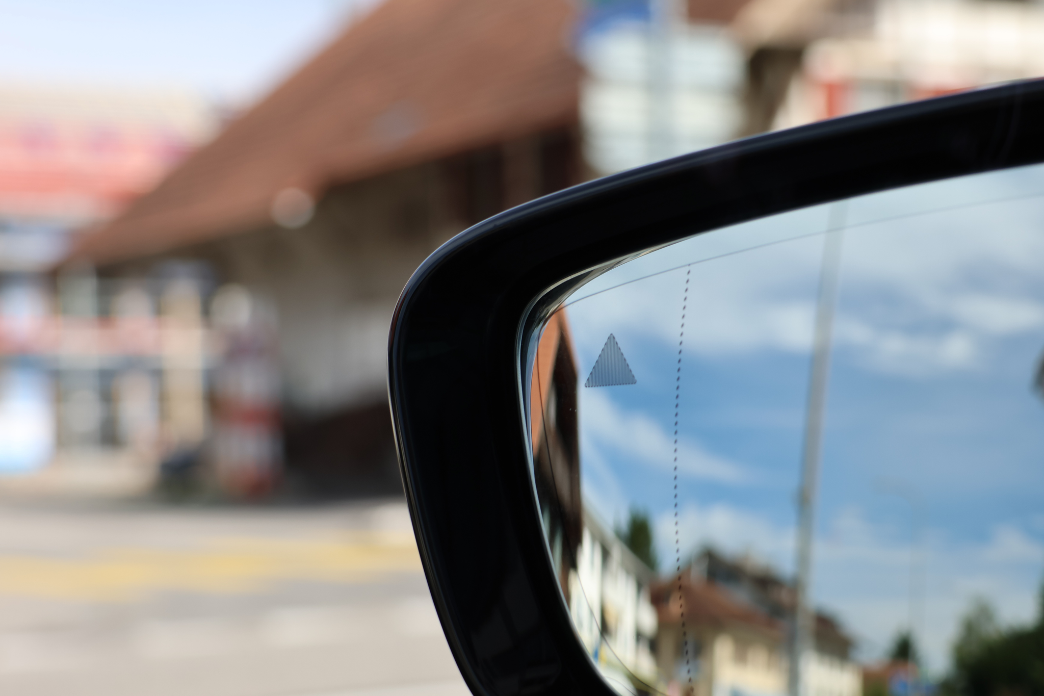 listing desktop thumbnail image 28