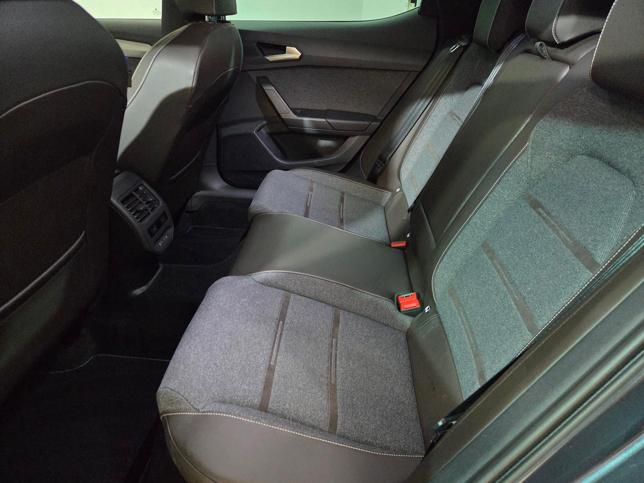 listing desktop thumbnail image 9