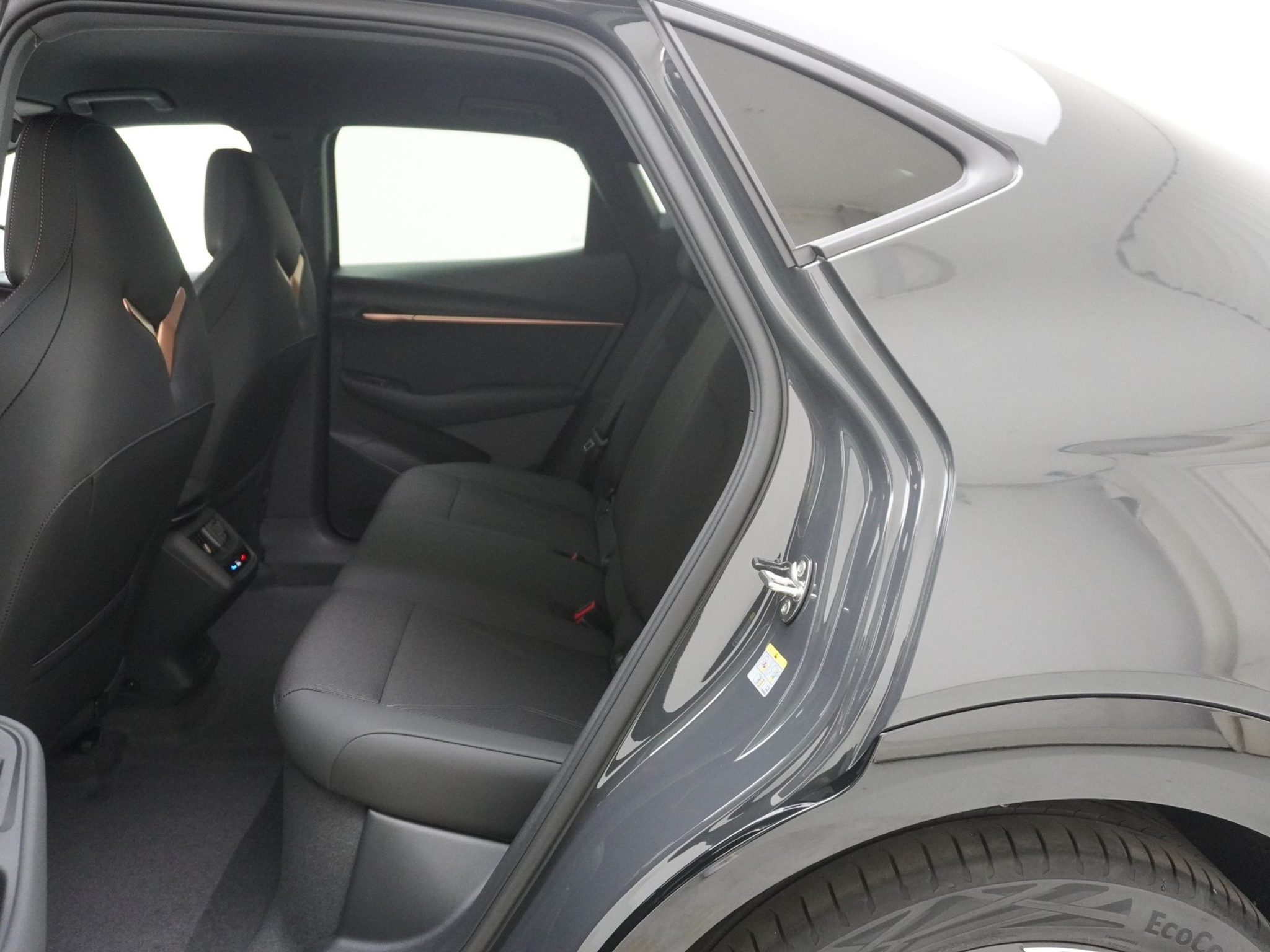 listing desktop thumbnail image 13