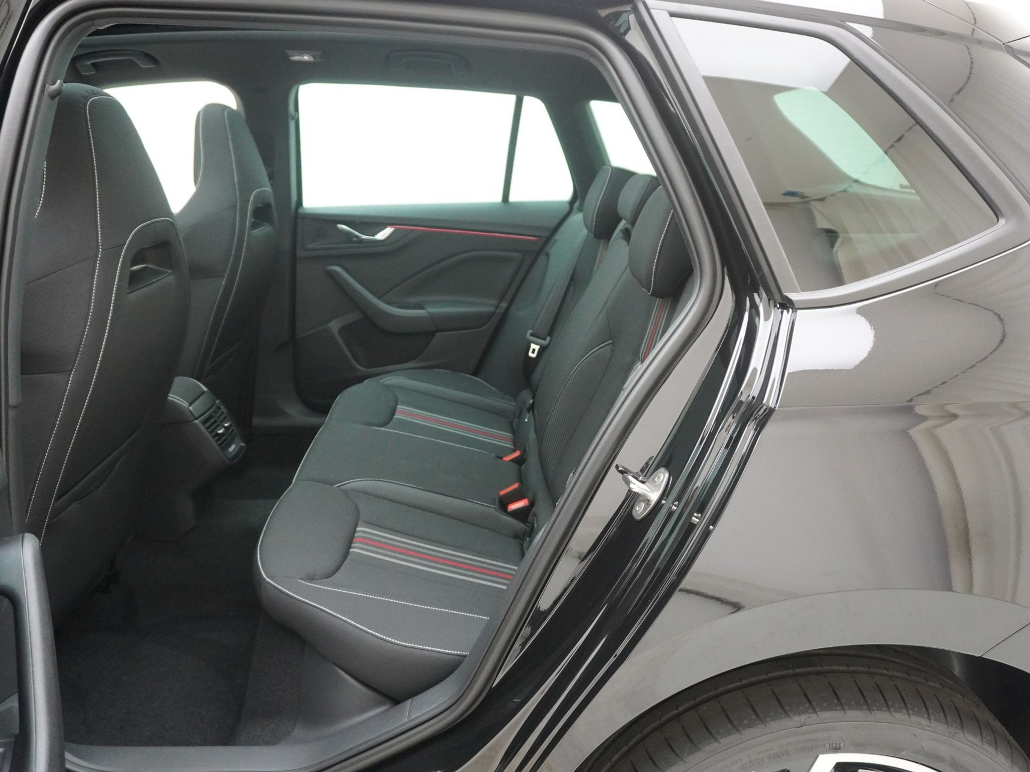 listing desktop thumbnail image 15