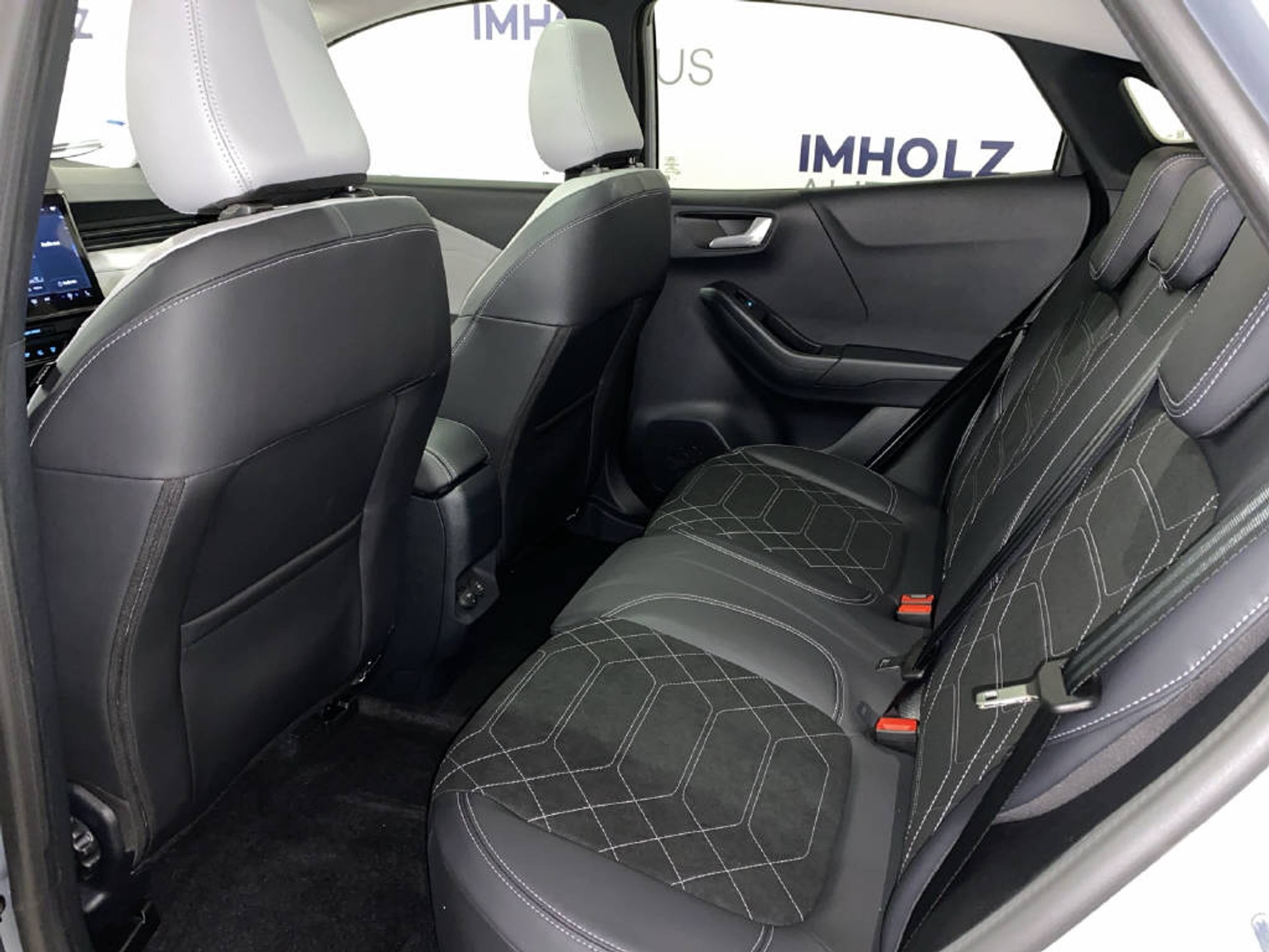 listing desktop thumbnail image 15