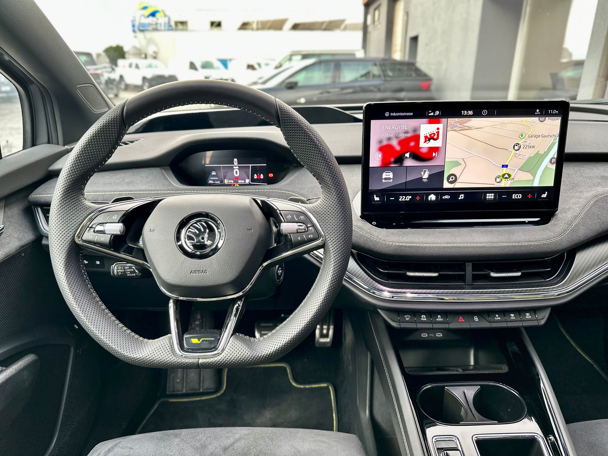 listing desktop thumbnail image 7