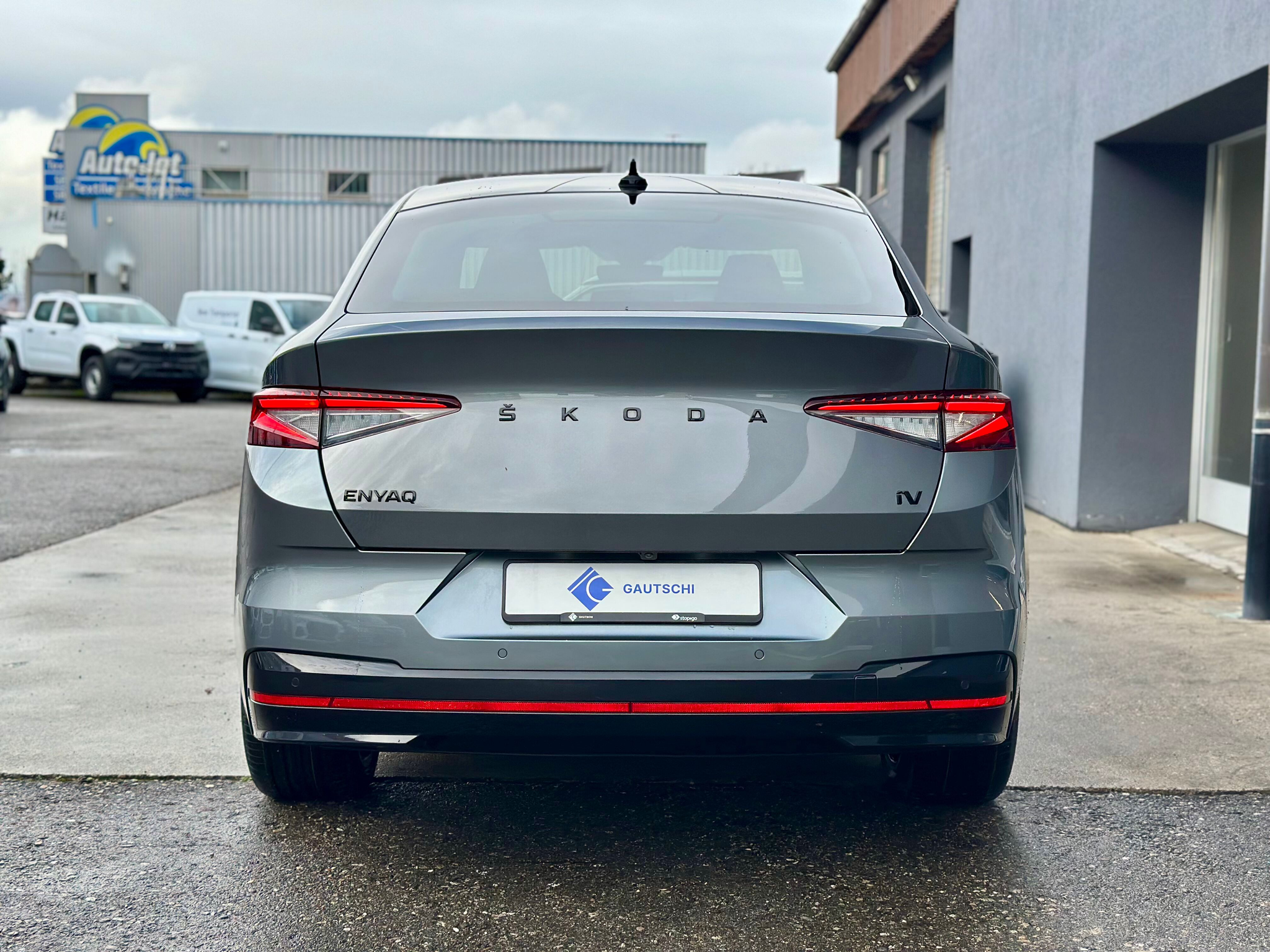 listing desktop thumbnail image 3