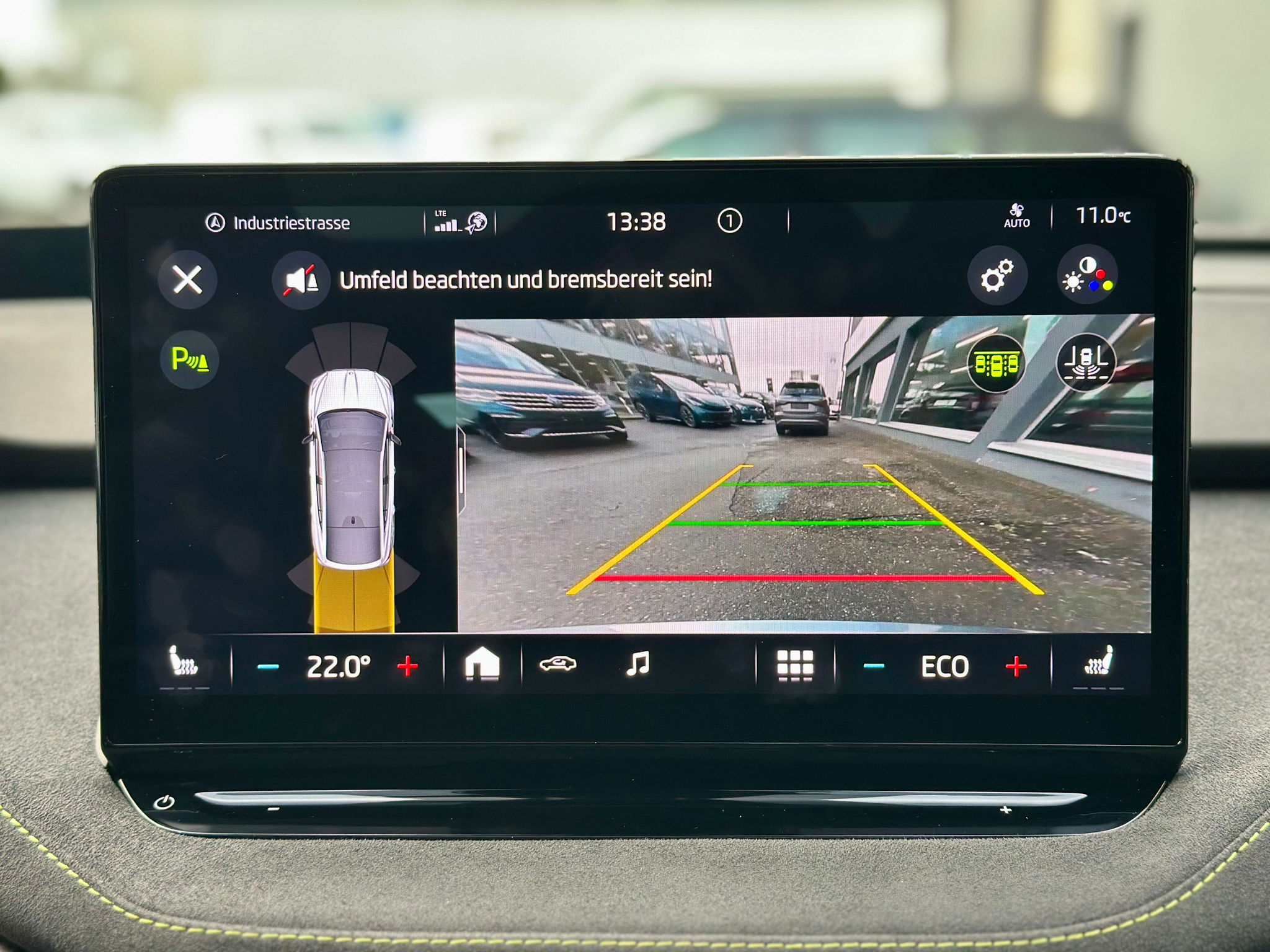 listing desktop thumbnail image 12