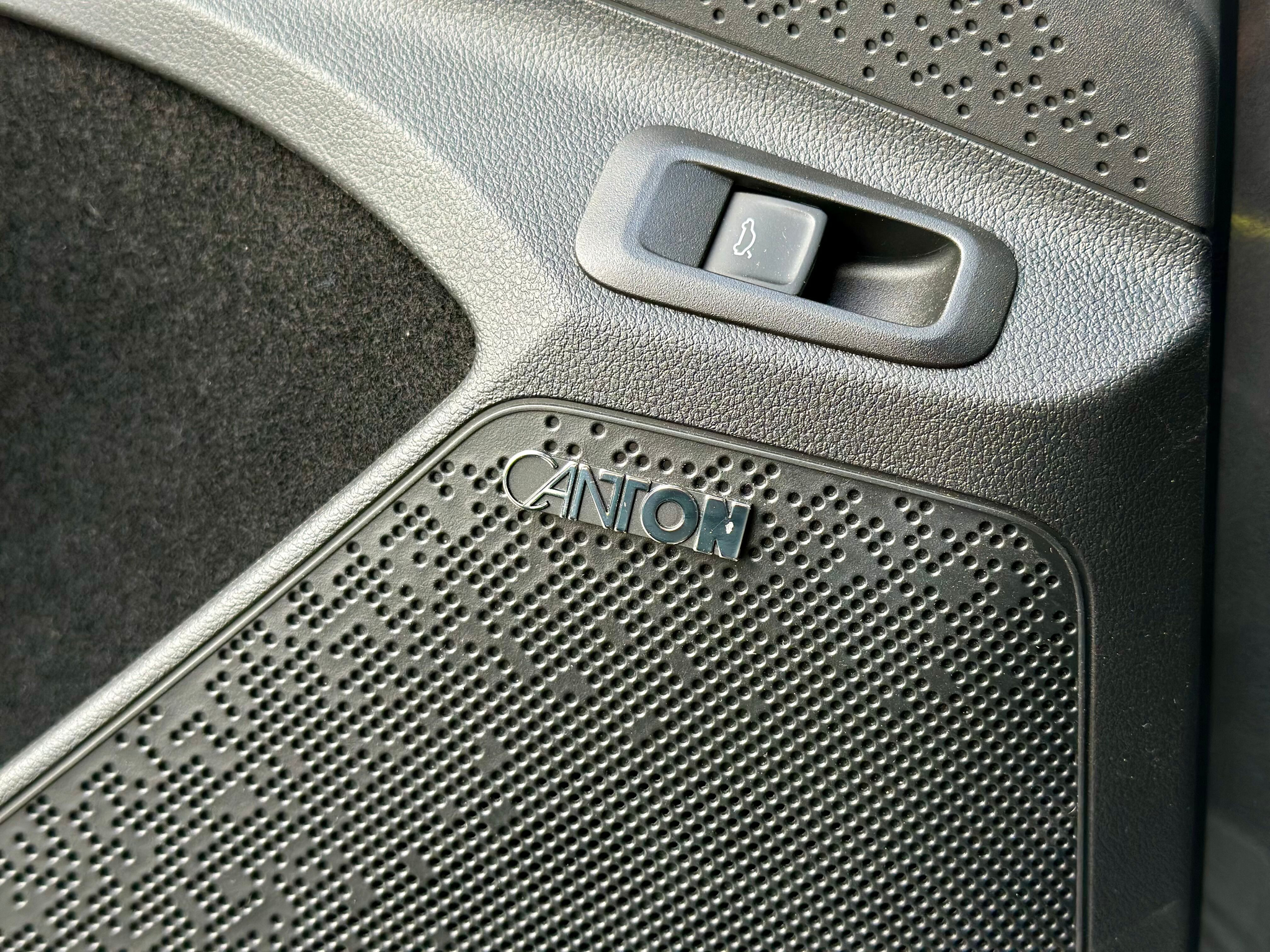 listing desktop thumbnail image 14