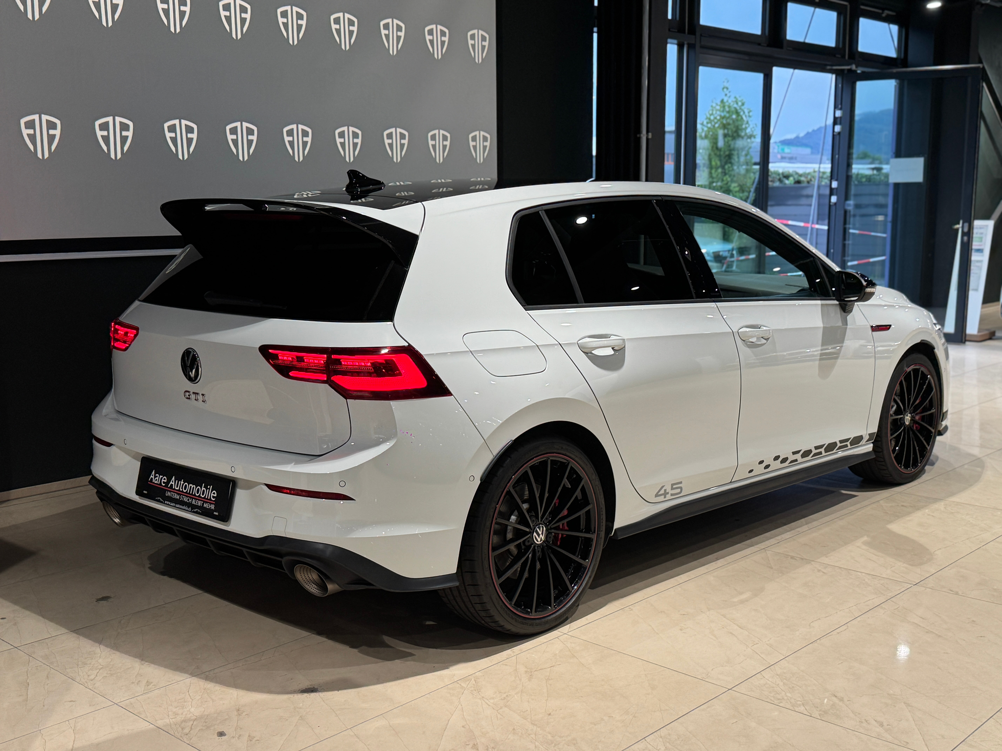 listing desktop thumbnail image 5