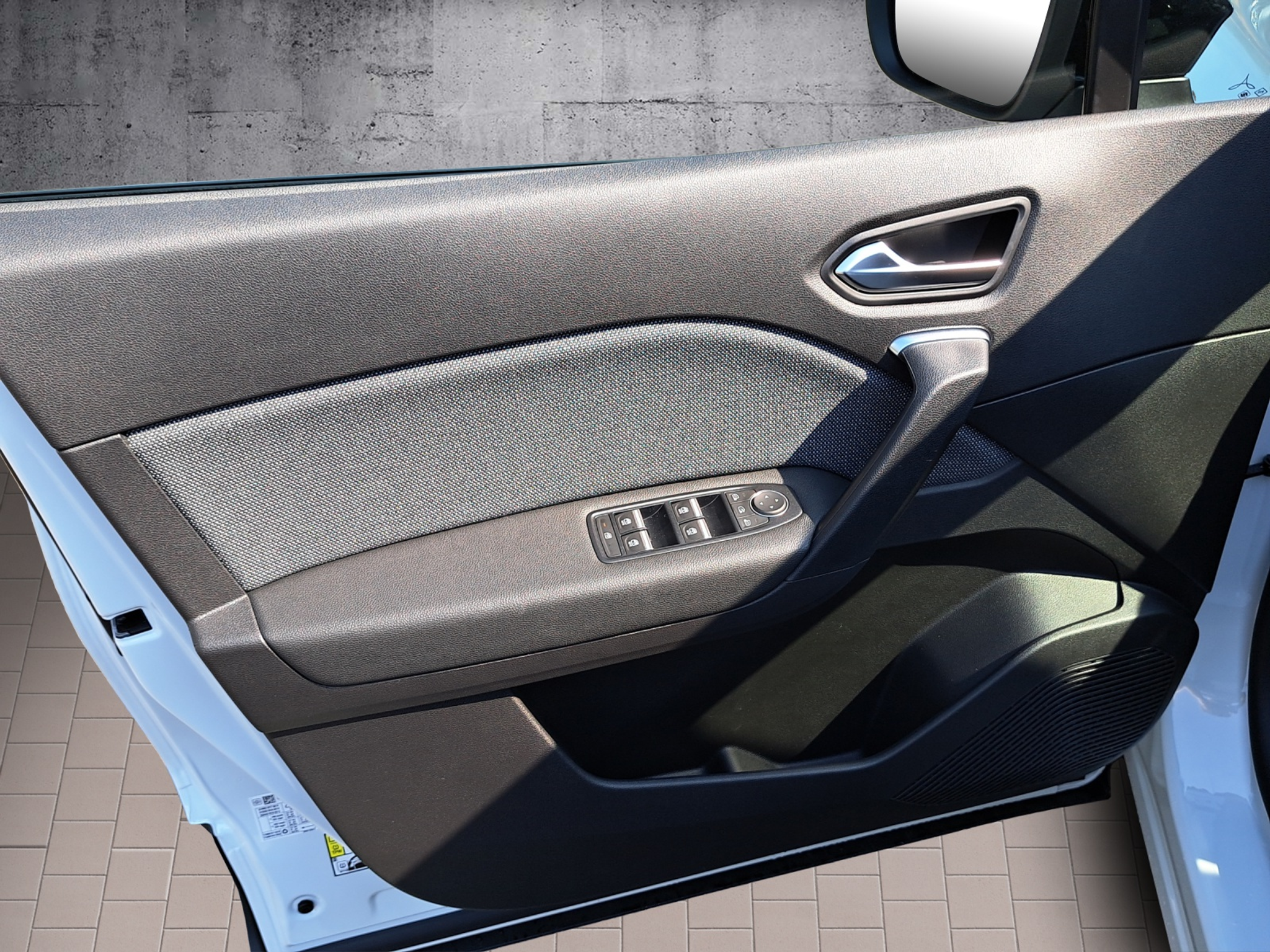 listing desktop thumbnail image 13