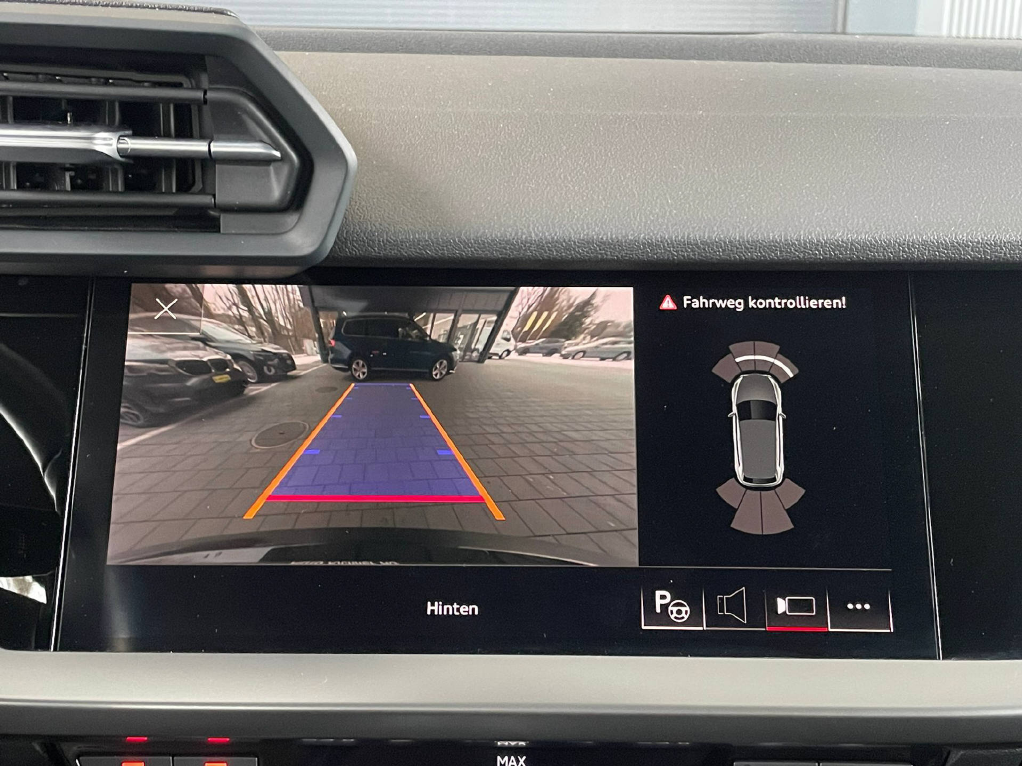 listing desktop thumbnail image 13