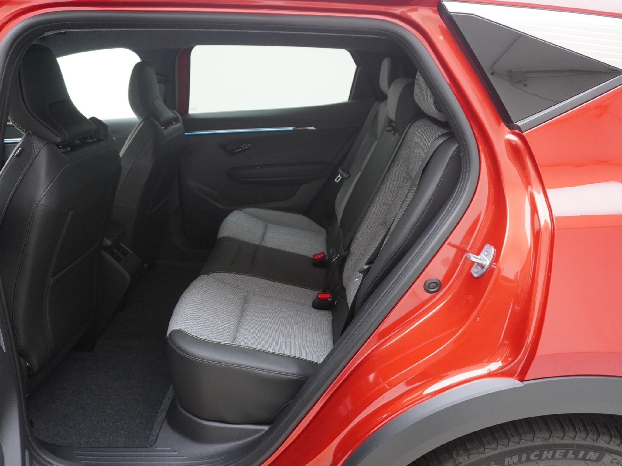 listing desktop thumbnail image 13