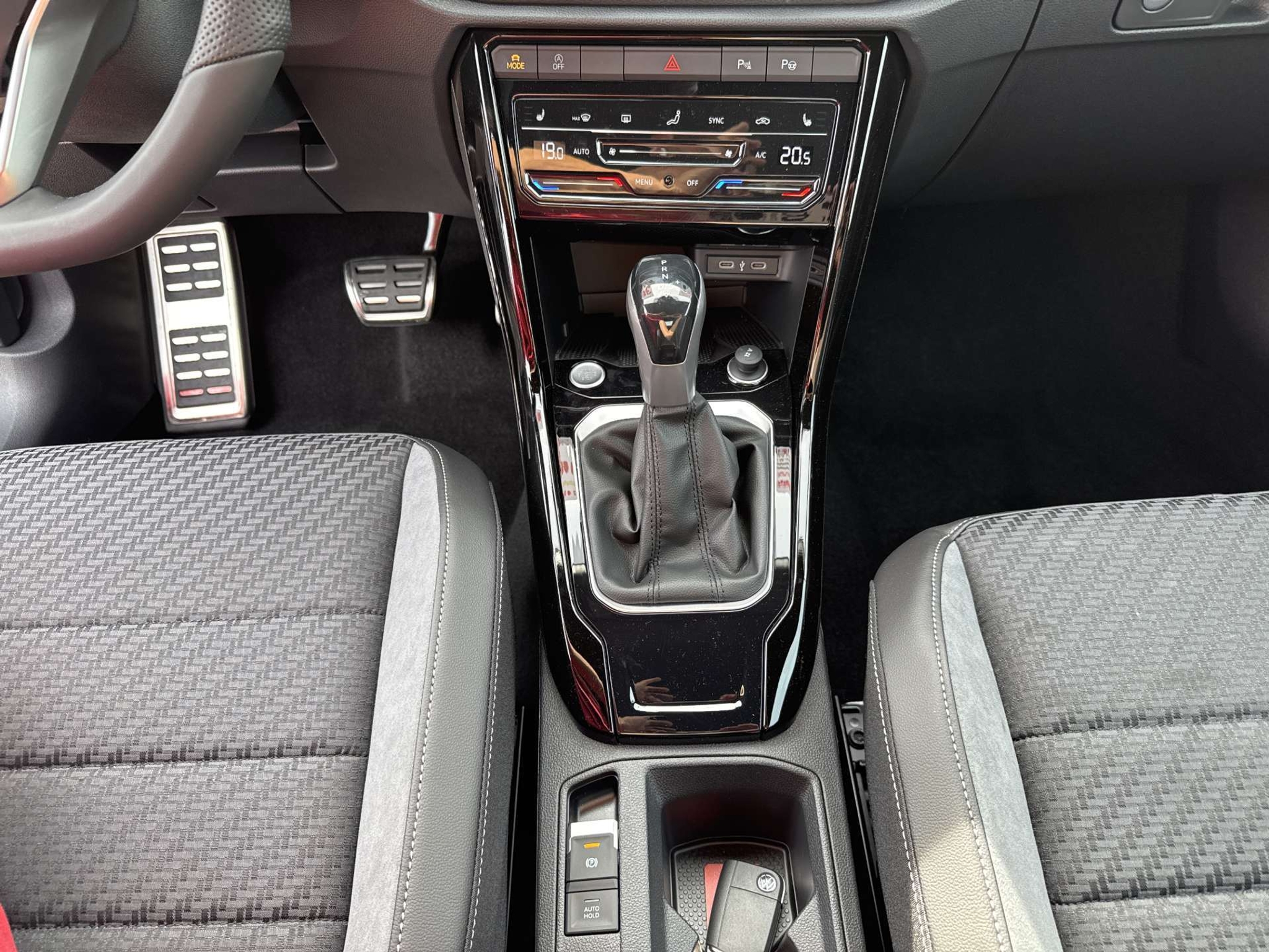 listing desktop thumbnail image 11