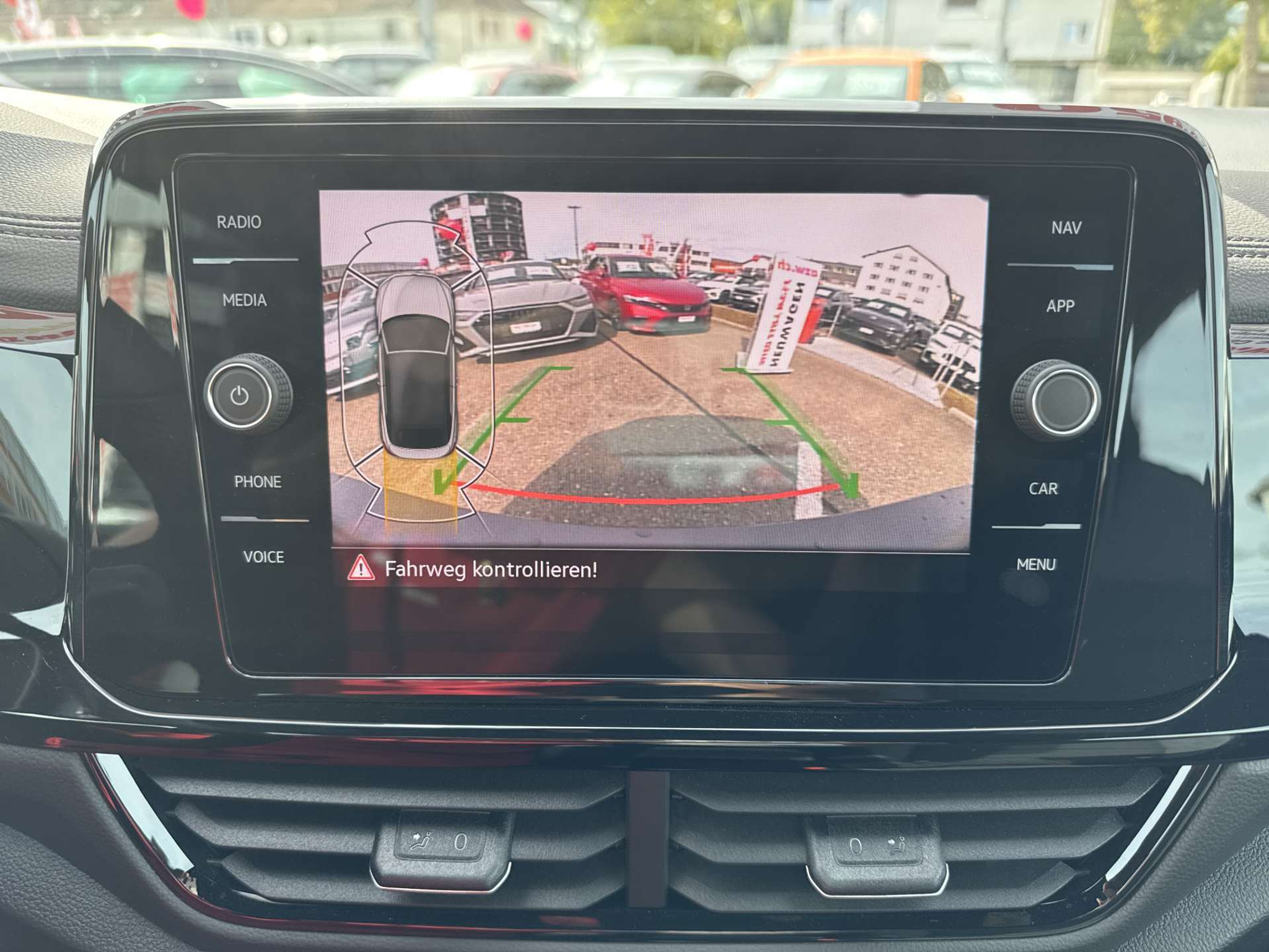 listing desktop thumbnail image 9