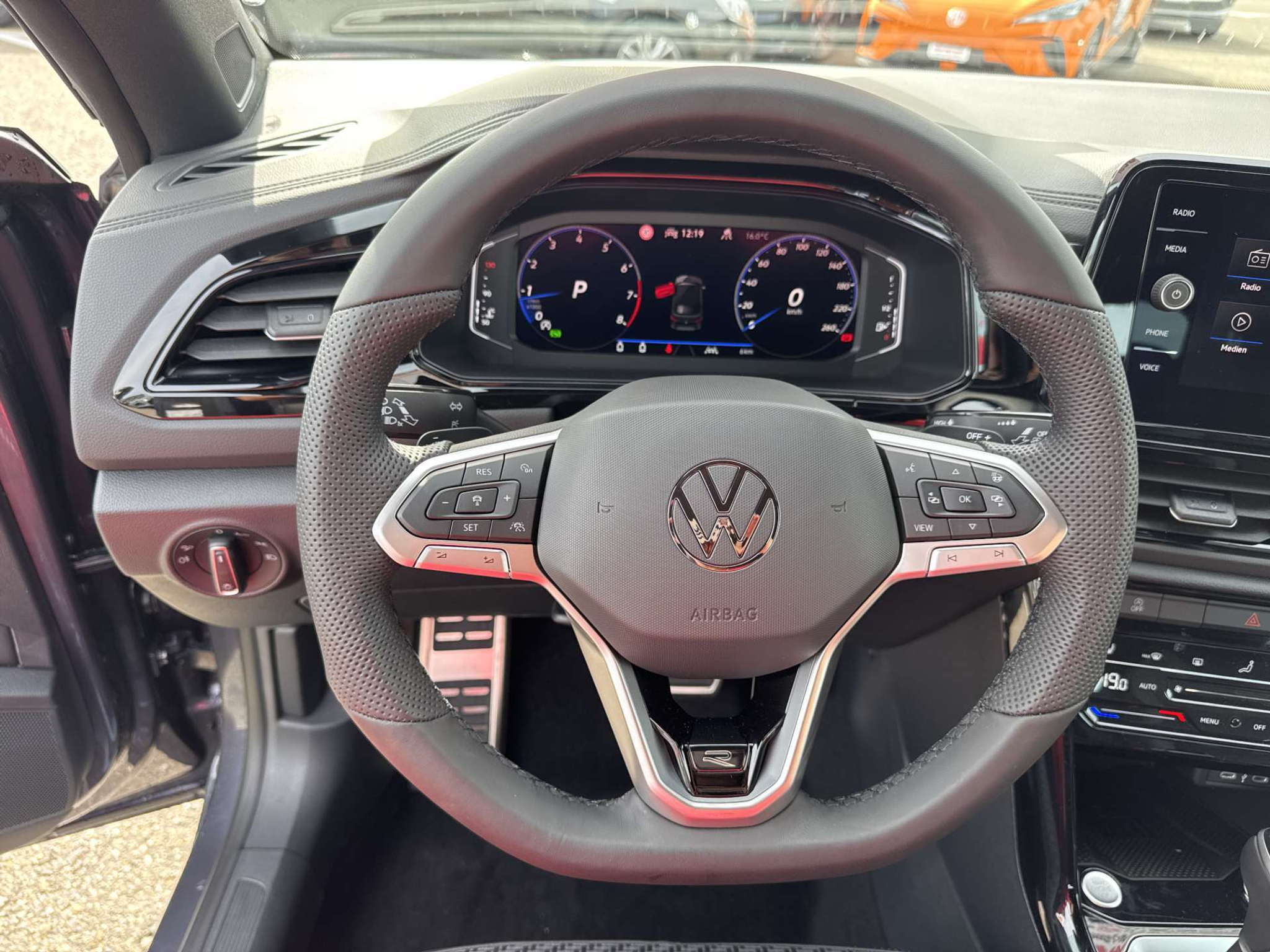 listing desktop thumbnail image 15