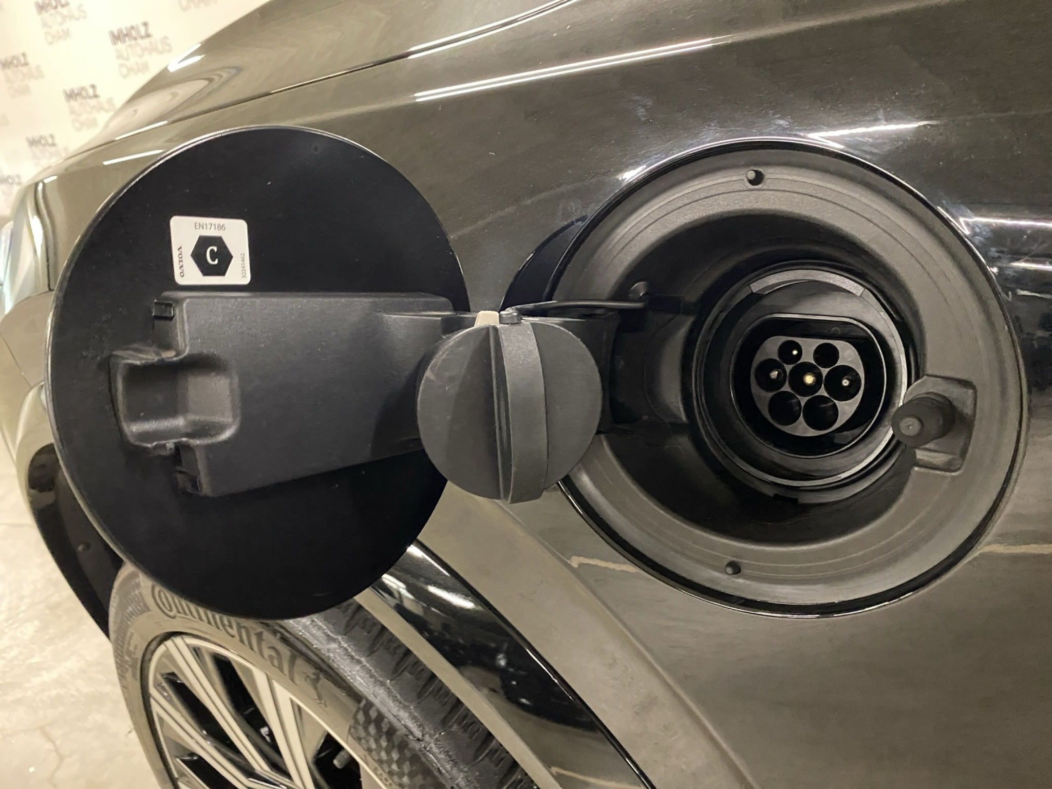 listing desktop thumbnail image 17