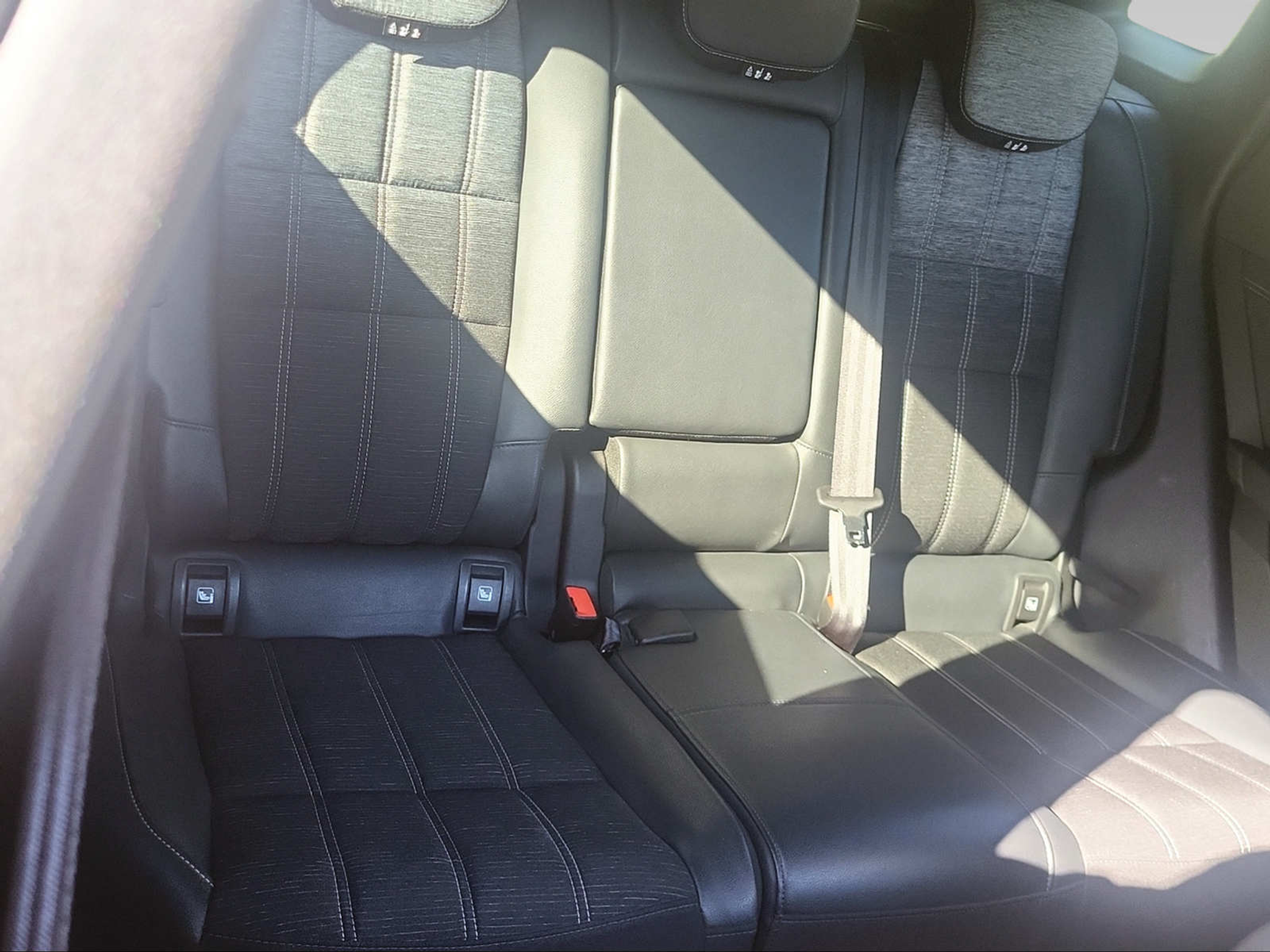 listing desktop thumbnail image 3