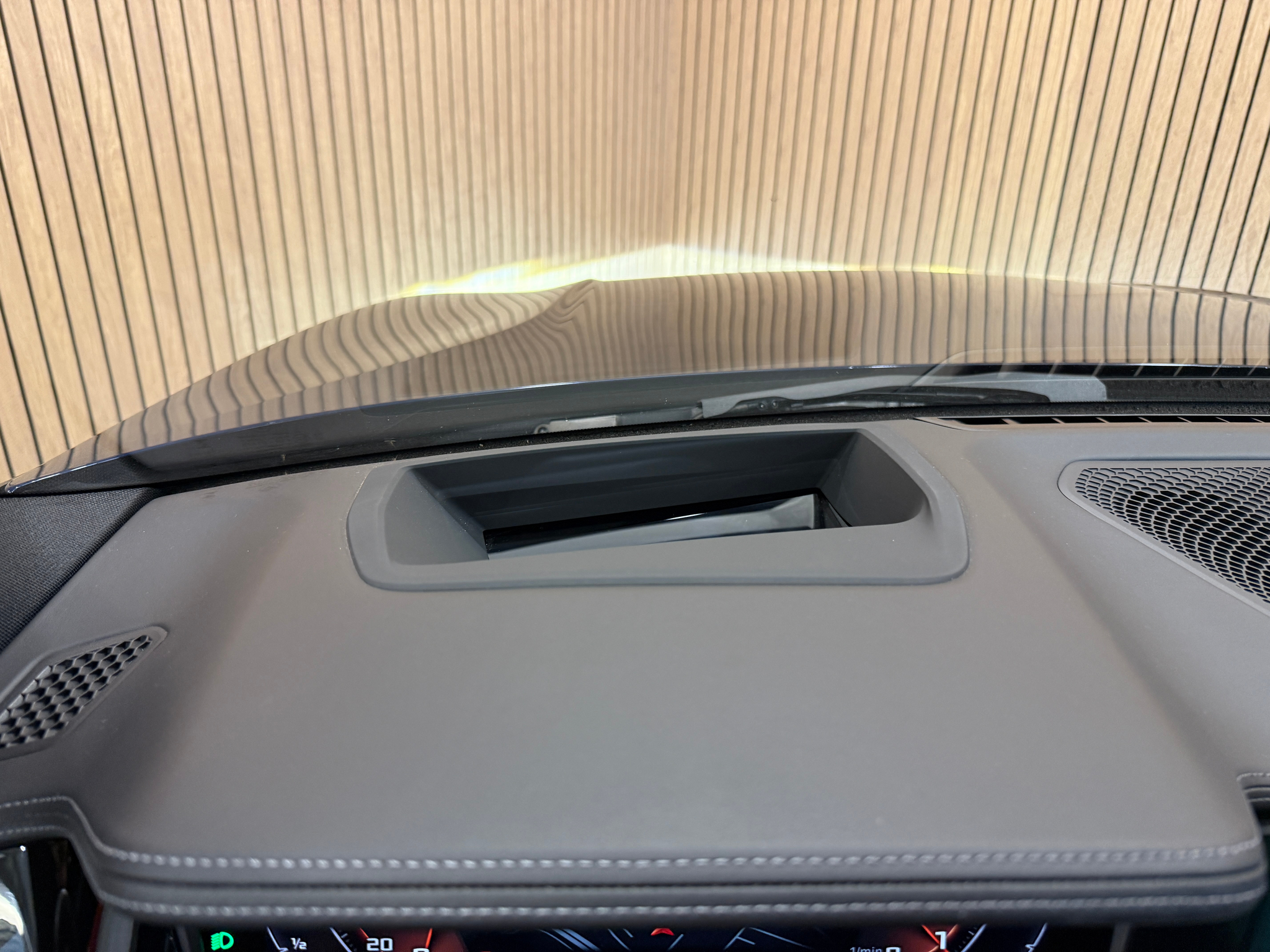 listing desktop thumbnail image 10