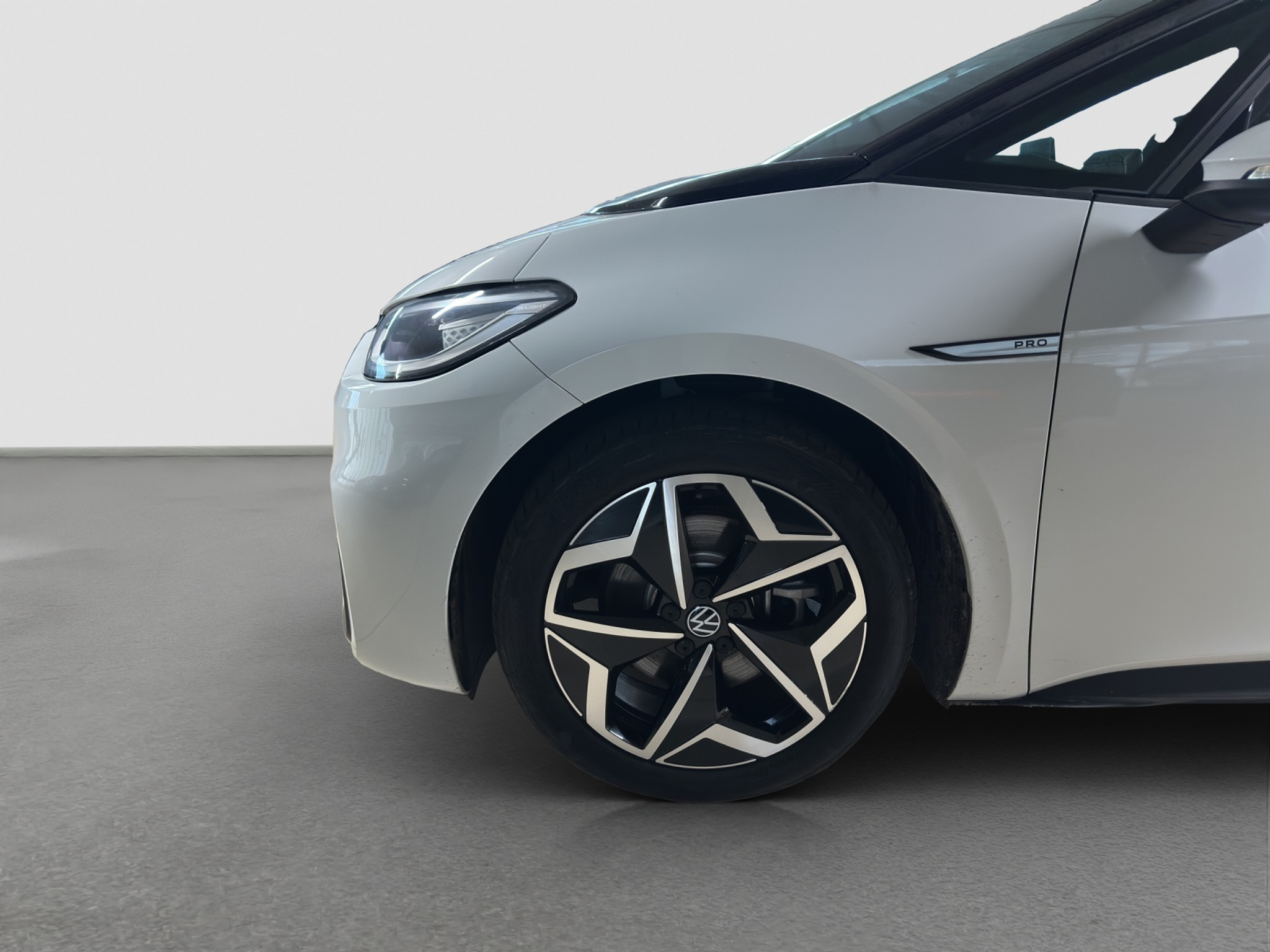 listing desktop thumbnail image 4