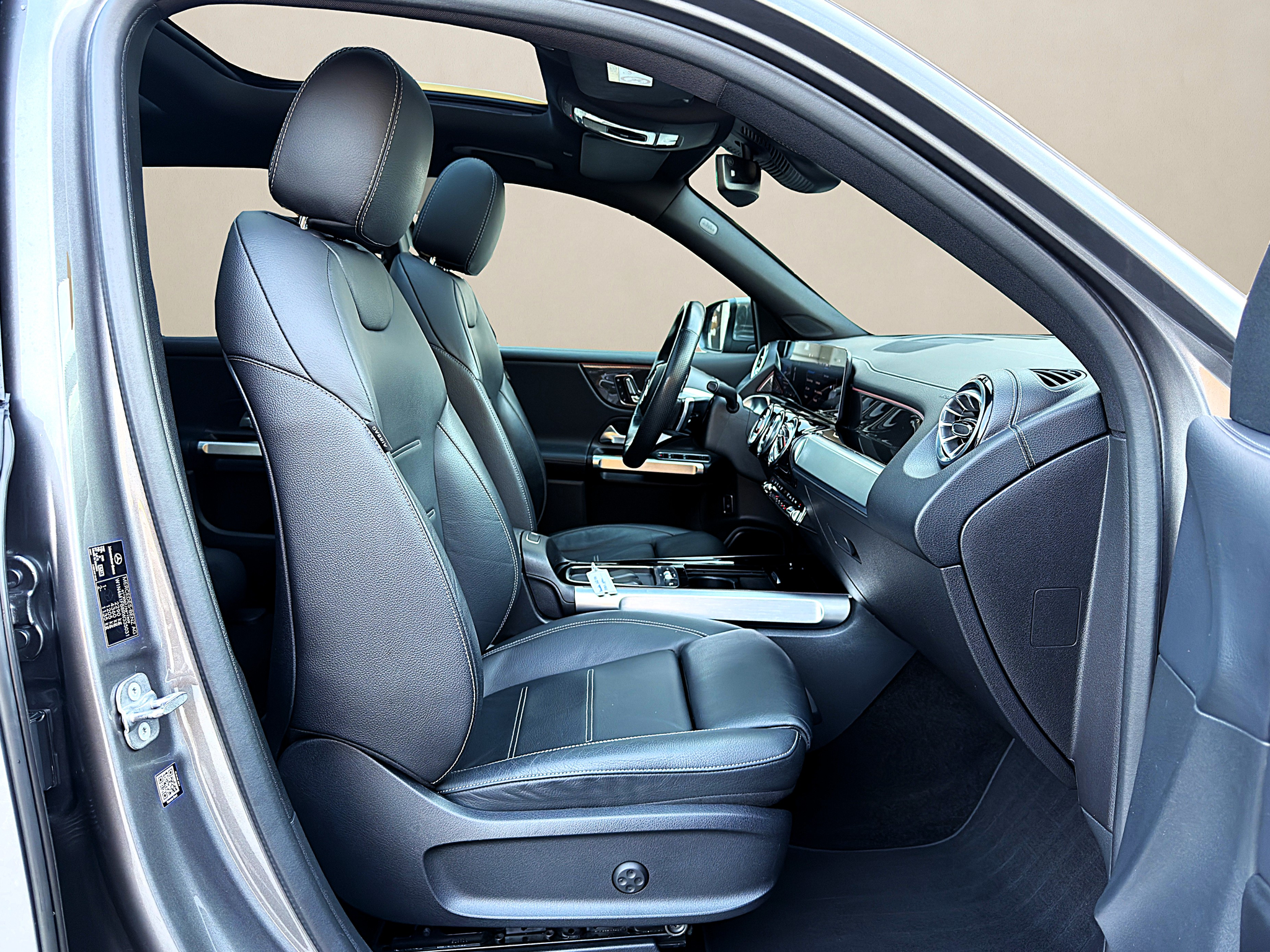 listing desktop thumbnail image 9