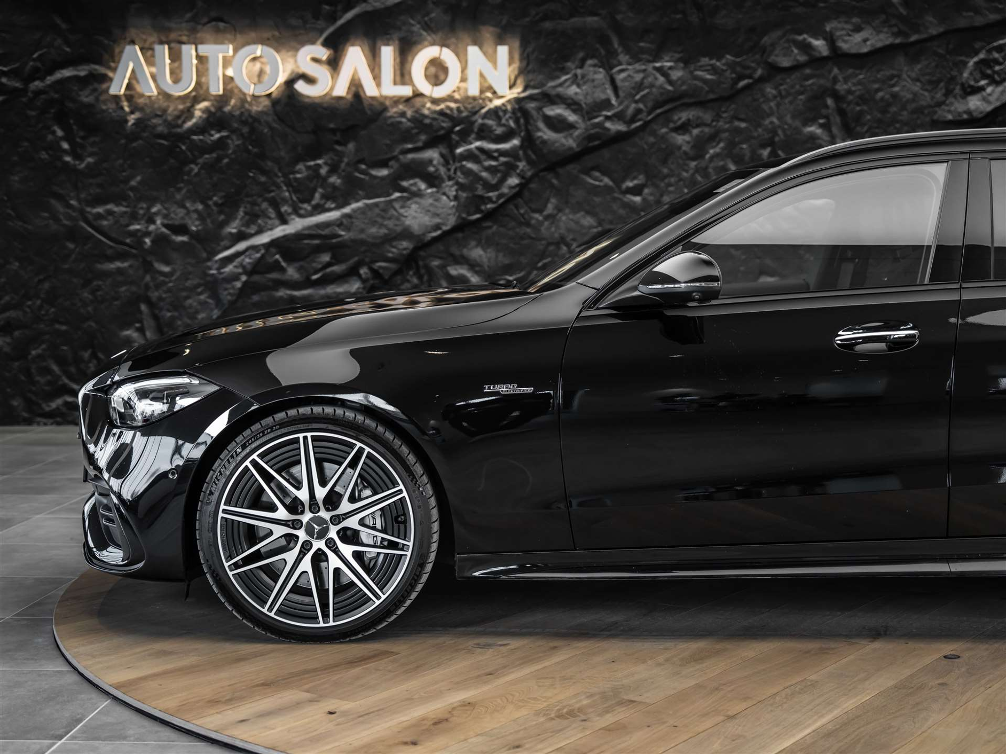 listing desktop thumbnail image 15