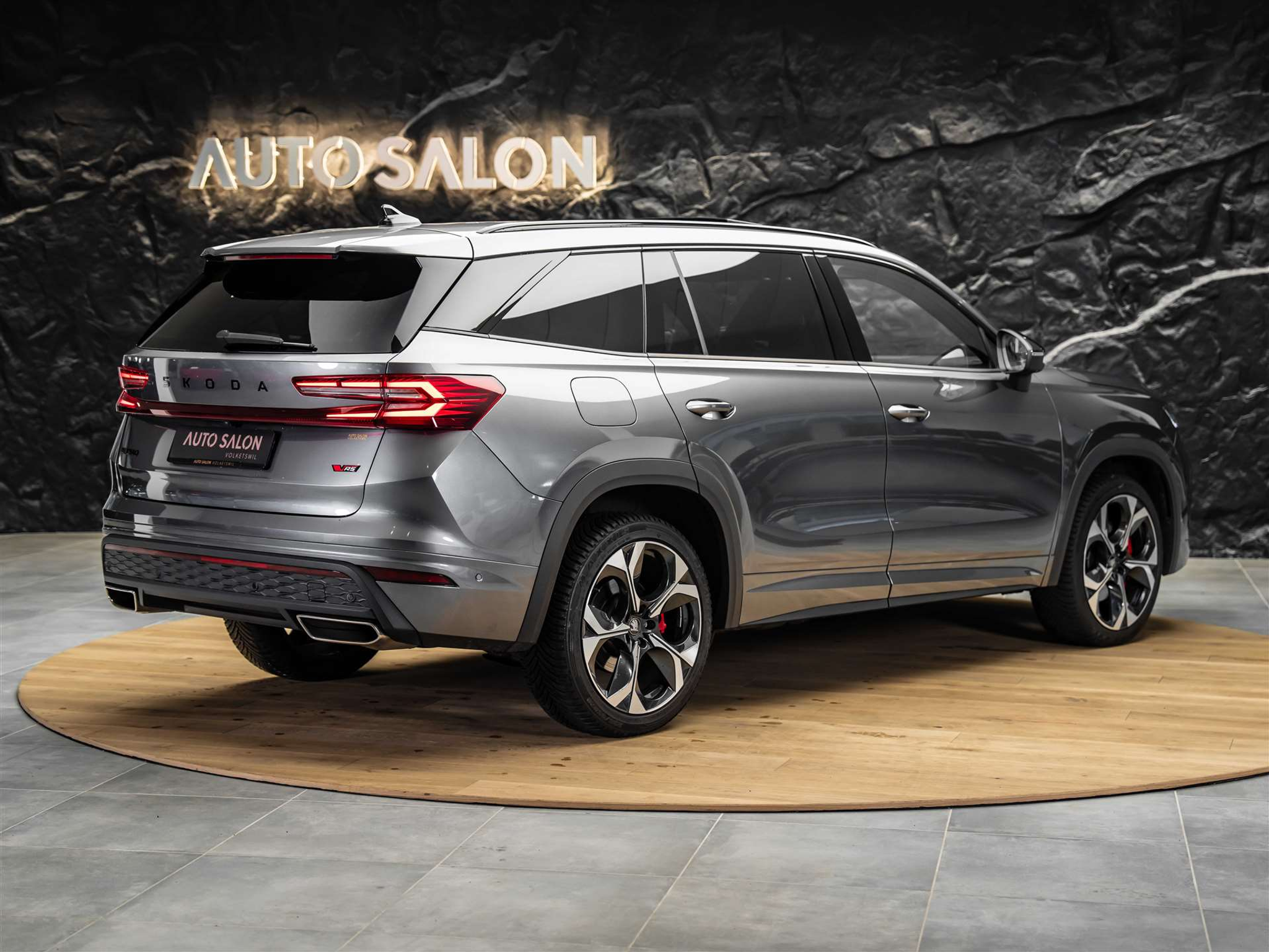 listing desktop thumbnail image 4