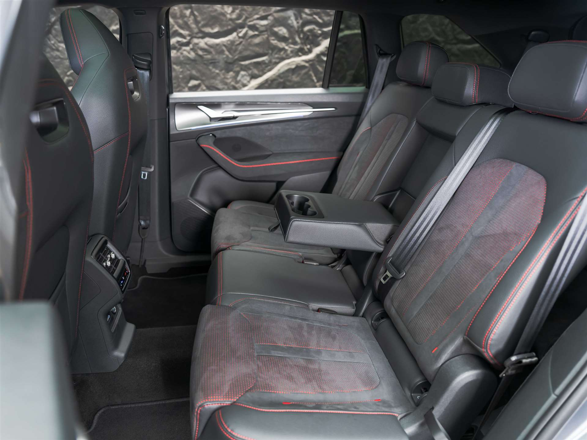 listing desktop thumbnail image 16