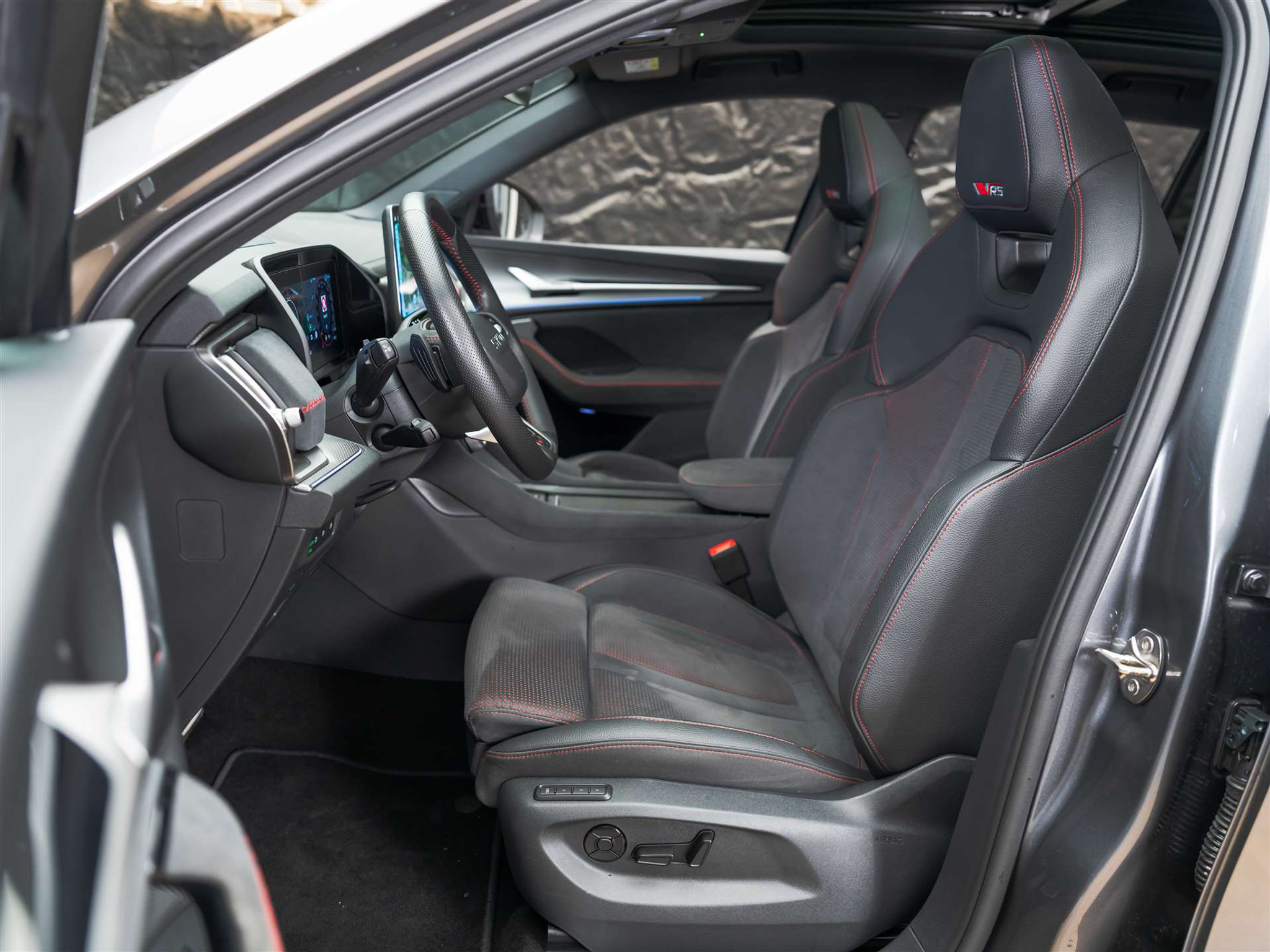 listing desktop thumbnail image 9