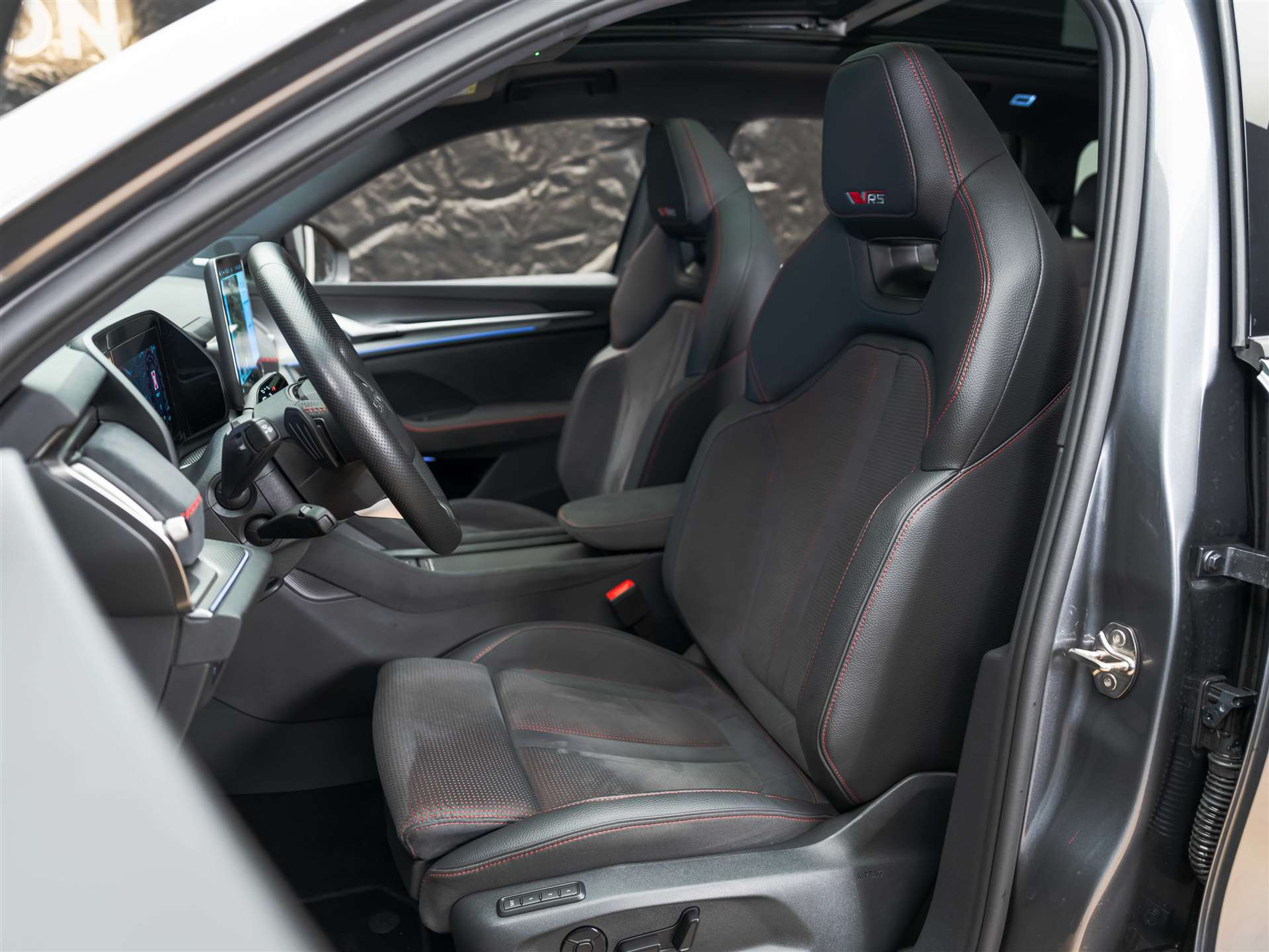 listing desktop thumbnail image 10