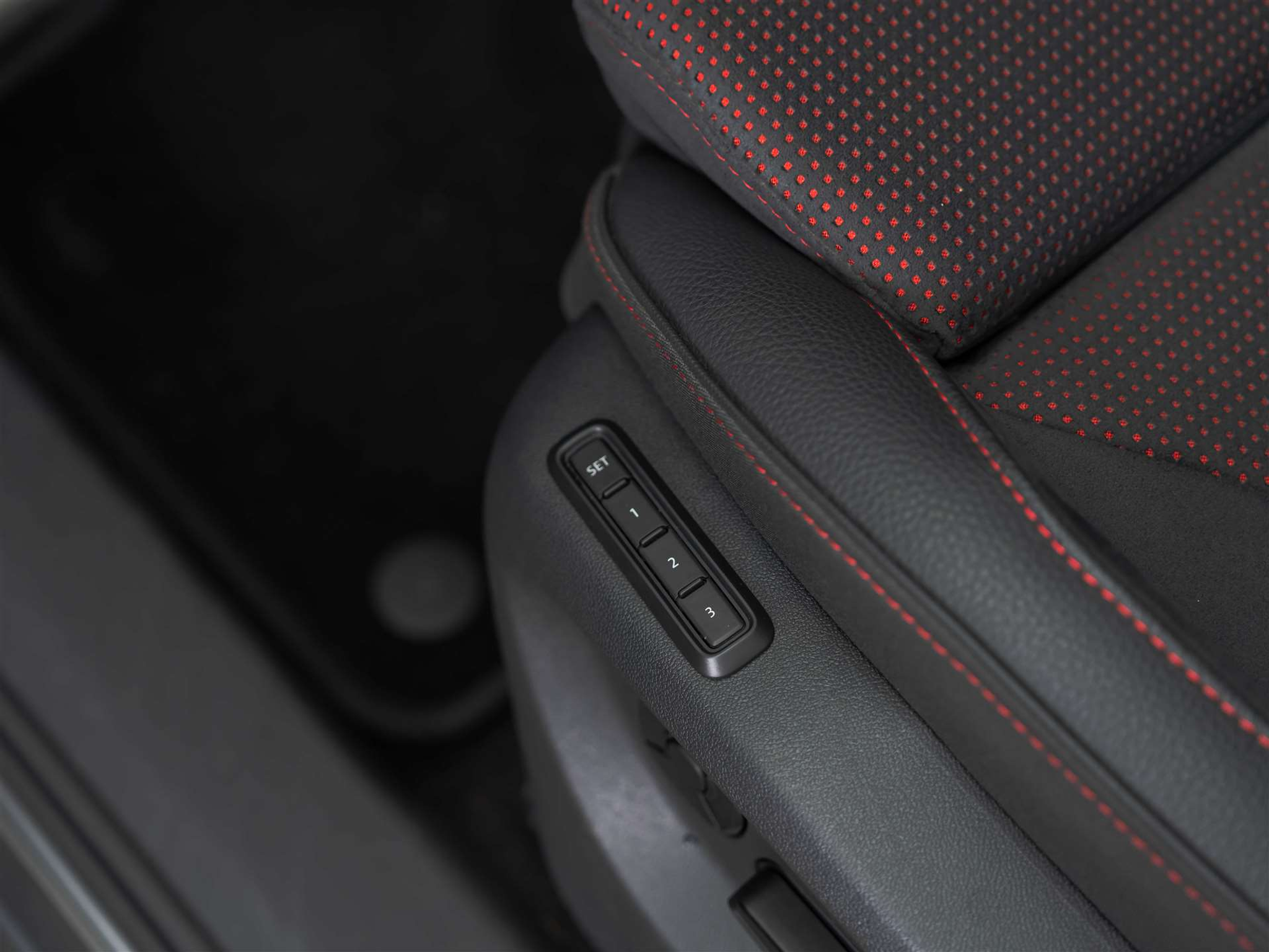 listing desktop thumbnail image 27