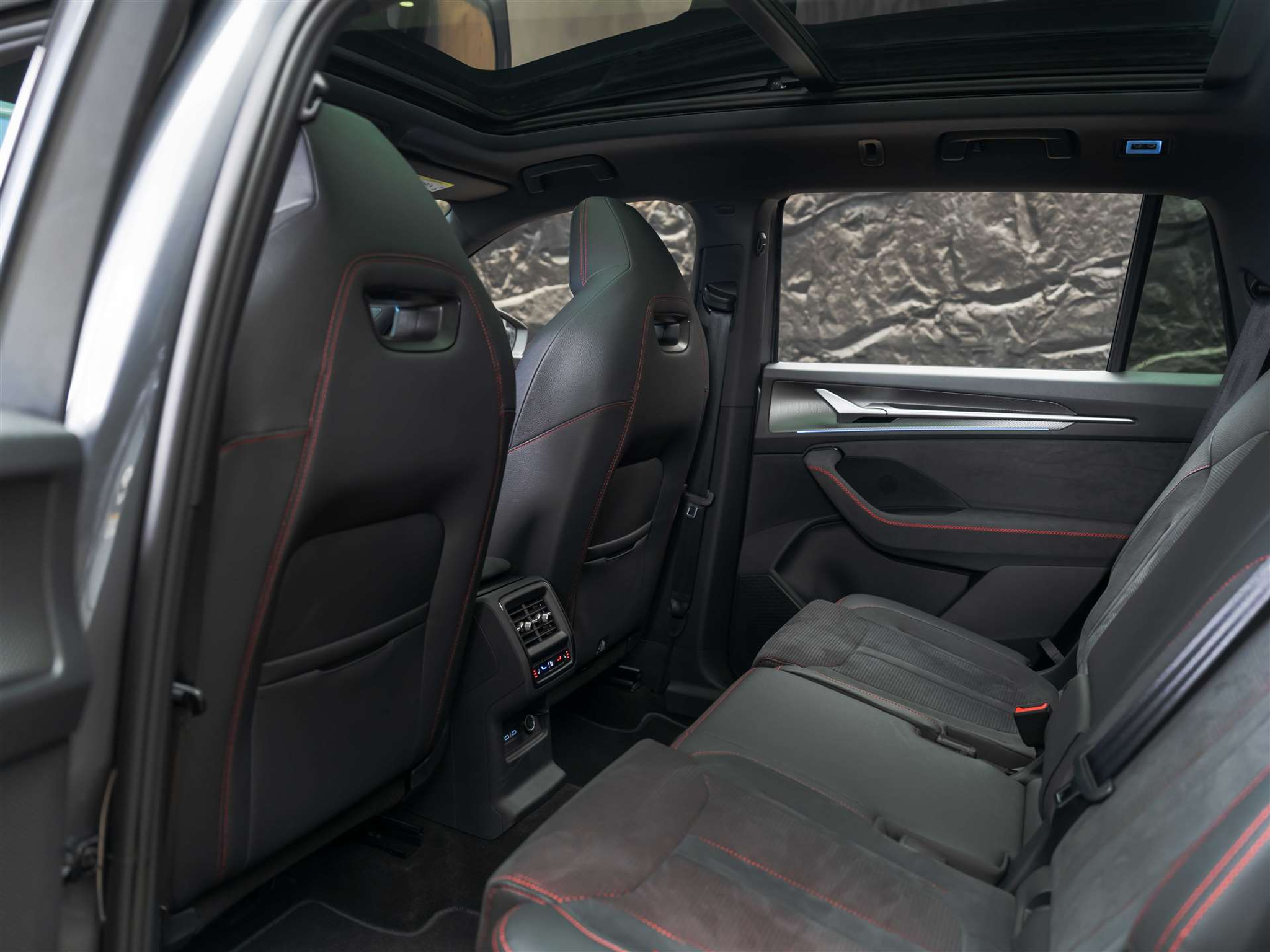 listing desktop thumbnail image 13