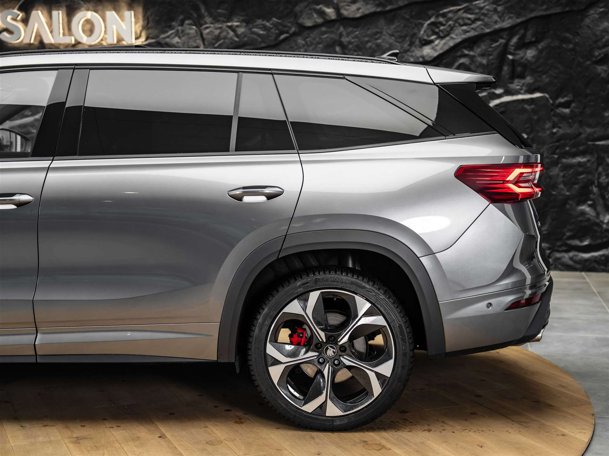 listing desktop thumbnail image 22