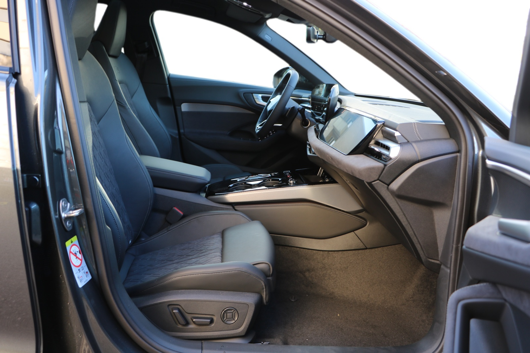 listing desktop thumbnail image 10