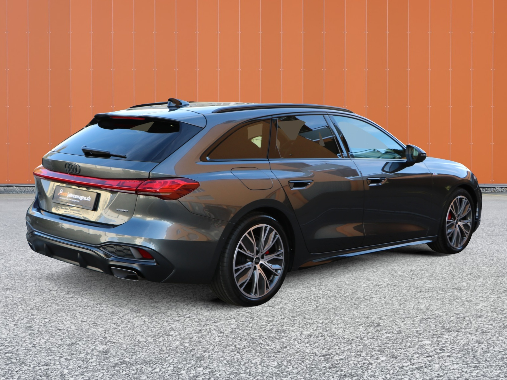 listing desktop thumbnail image 5