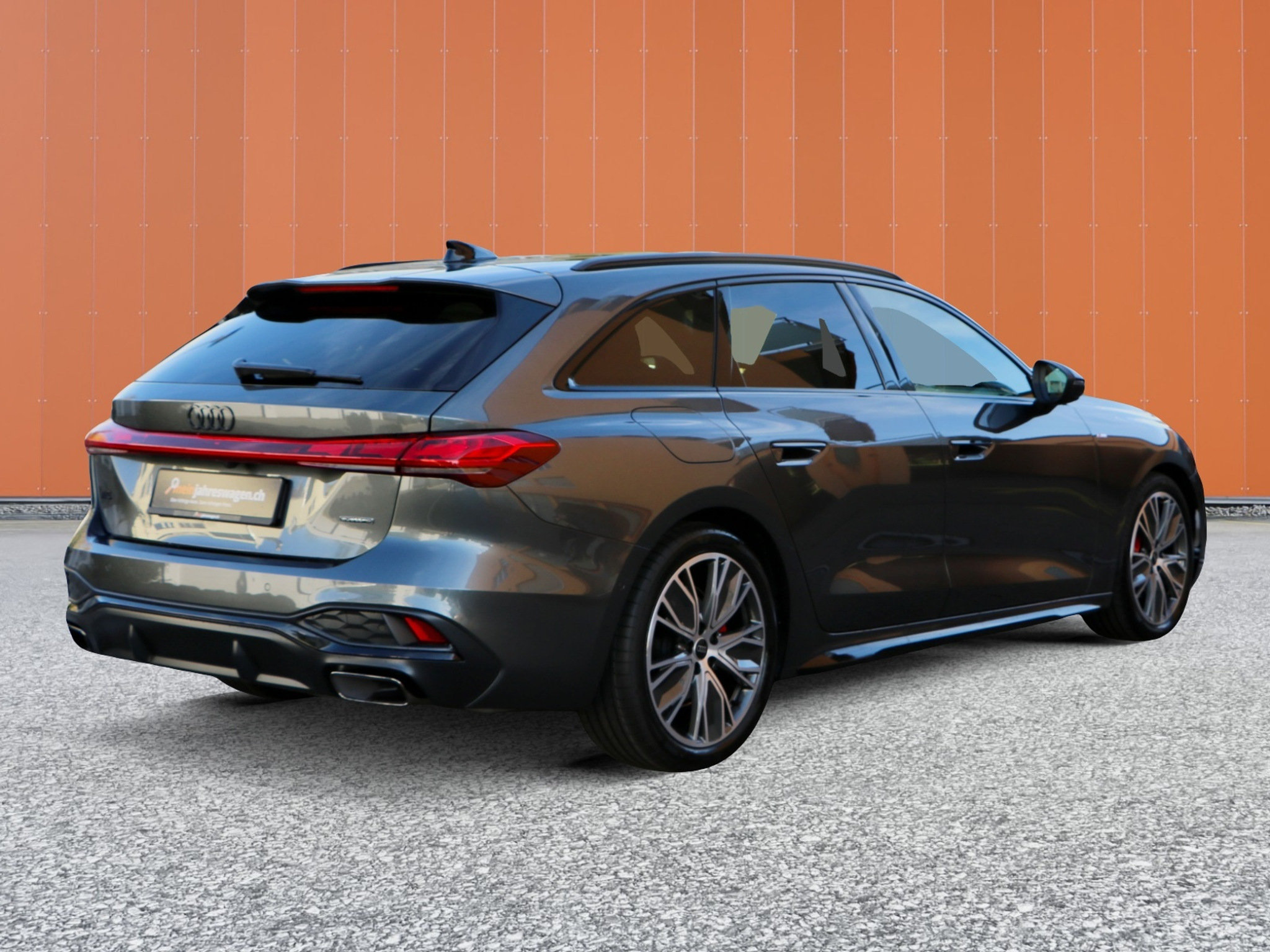 listing desktop thumbnail image 1